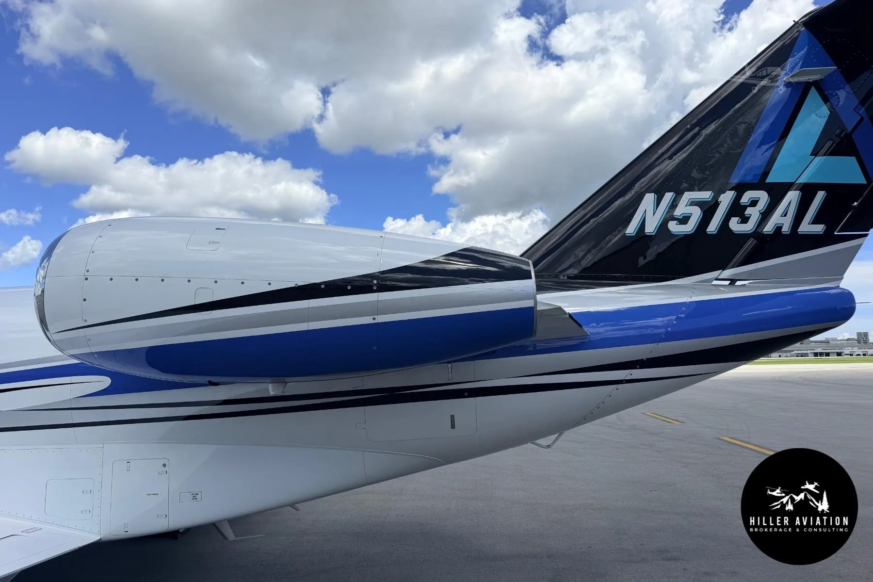 Exterior view of a 2011 CESSNA CITATION CJ4, N513AL.