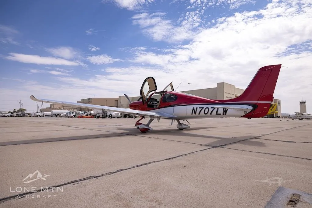 Exterior view of a 2024 CIRRUS SR22-G7 TURBO, N707LW.