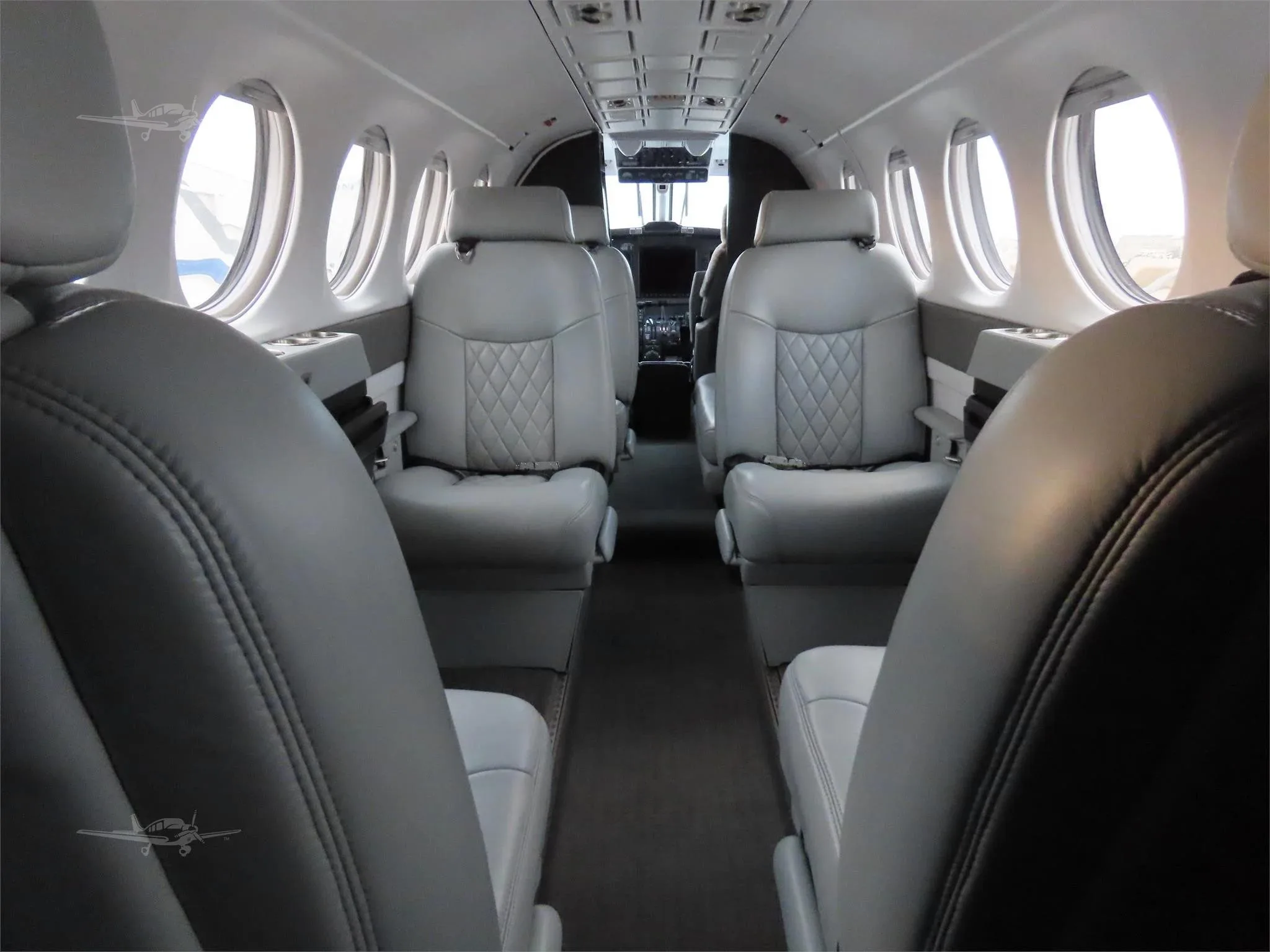 Cabin interior of a 1986 BEECHCRAFT KING AIR 300.