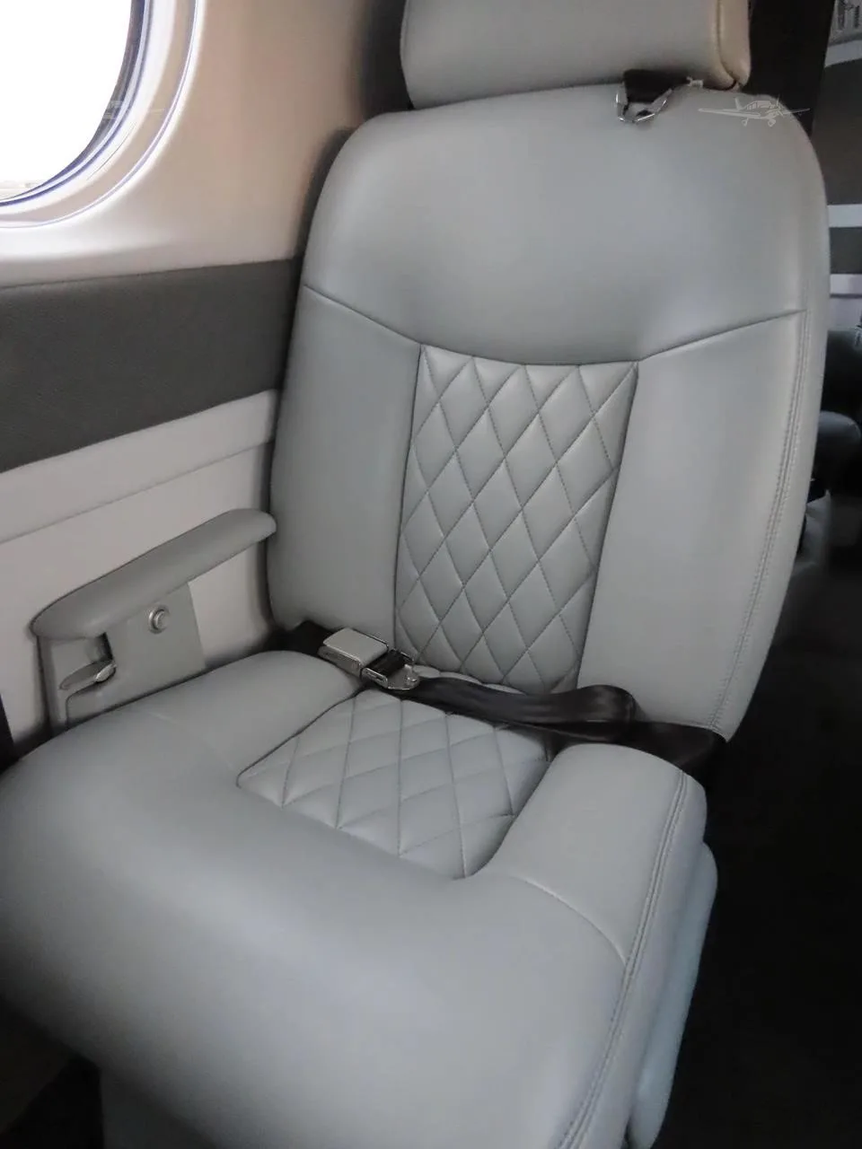 Cabin interior of a 1986 BEECHCRAFT KING AIR 300.