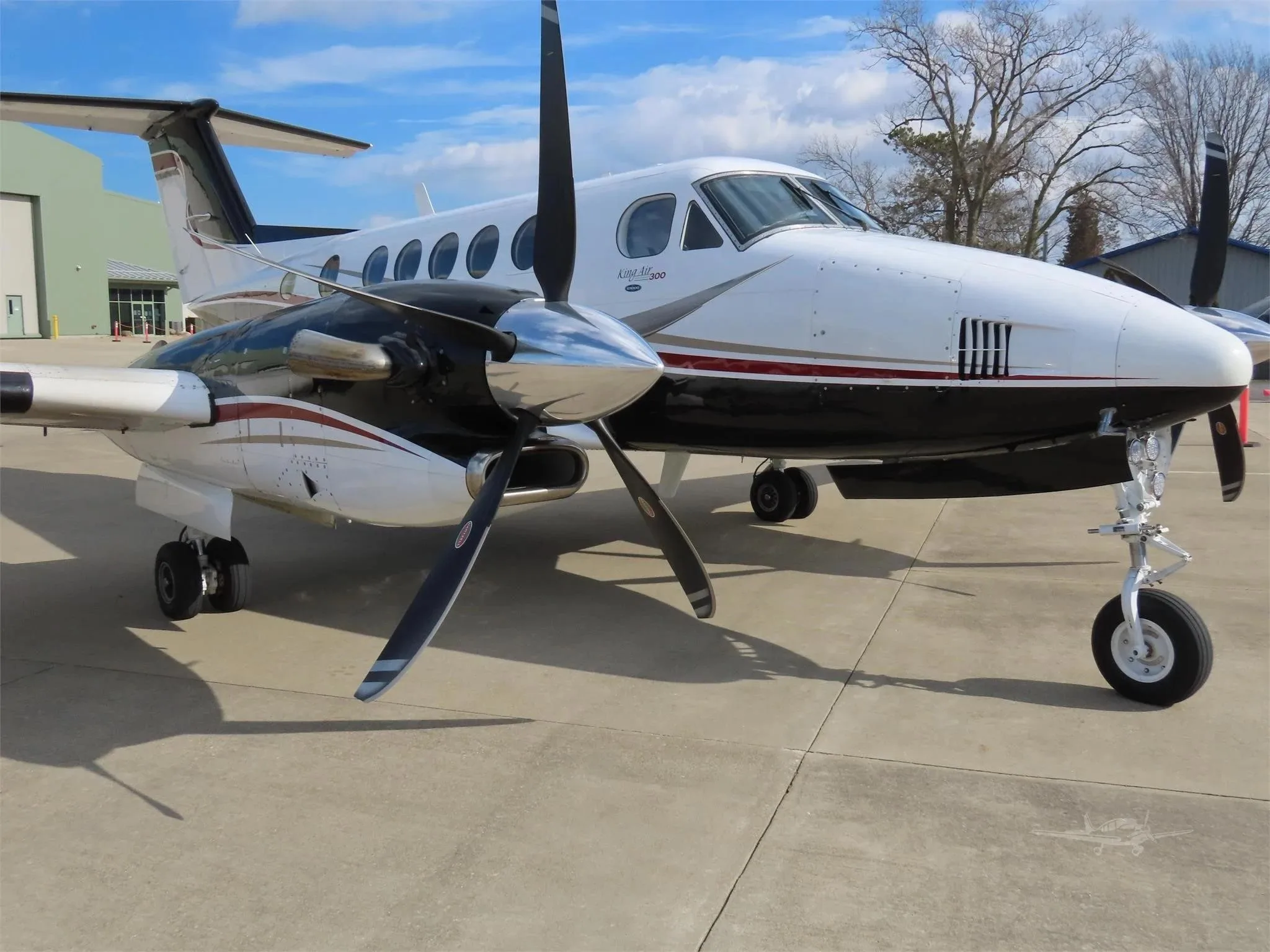 Exterior view of a 1986 BEECHCRAFT KING AIR 300, N494MA.