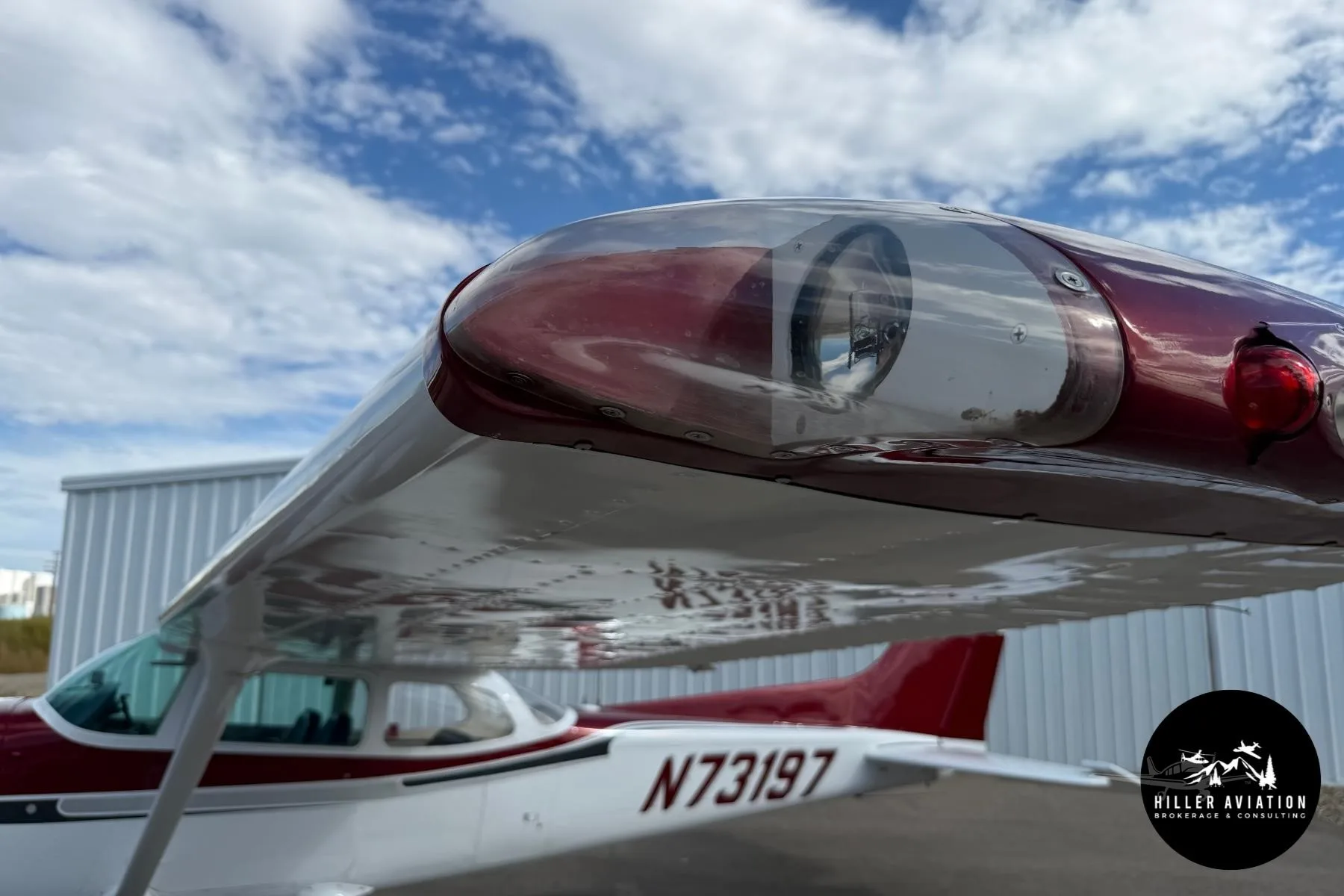 Exterior view of a 1976 CESSNA 172M SKYHAWK, N73197.