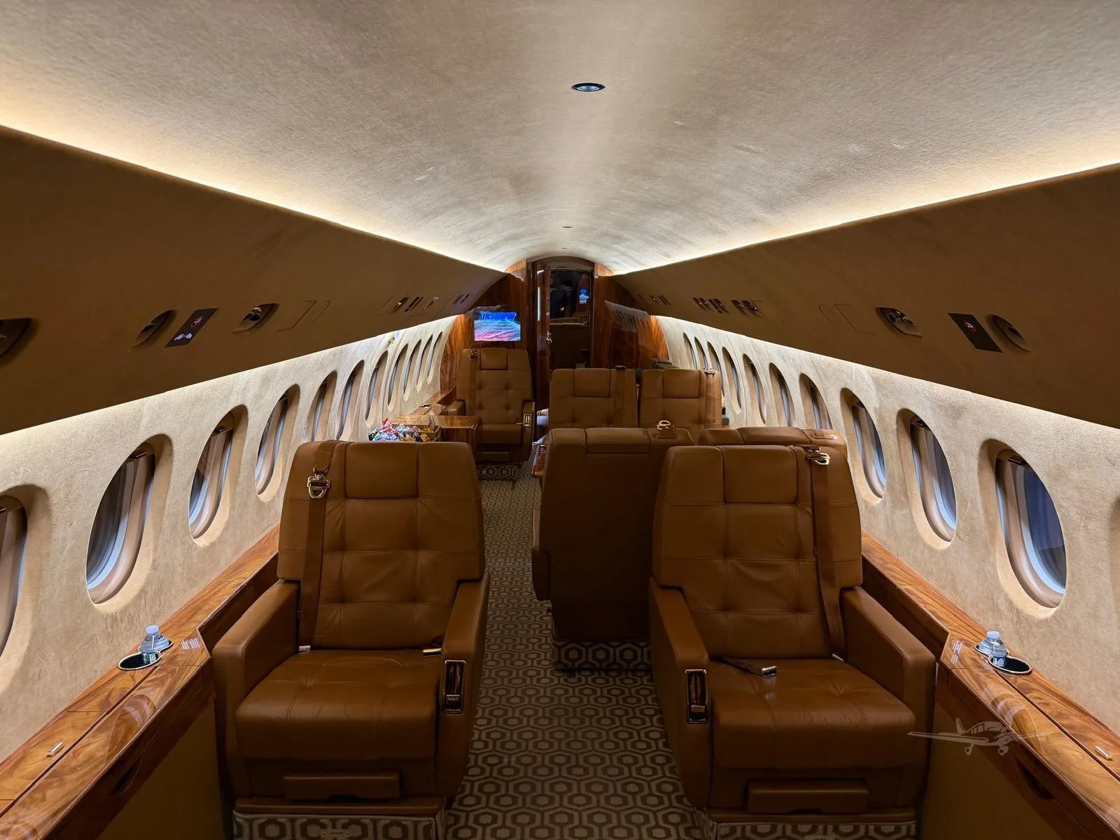 Cabin interior of a 1988 DASSAULT FALCON 900B.
