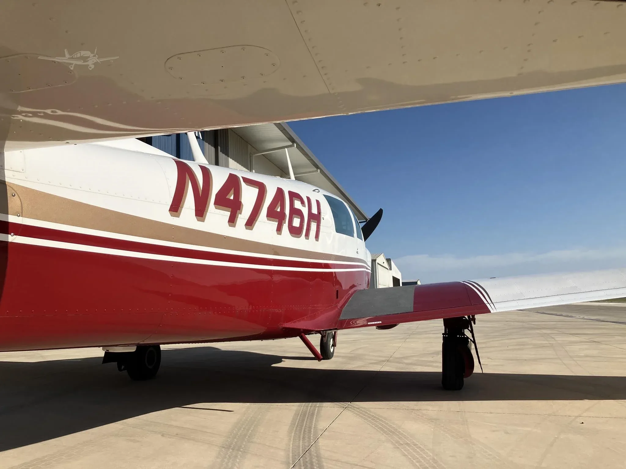 Exterior view of a 1979 MOONEY M20J 201, N4746H.