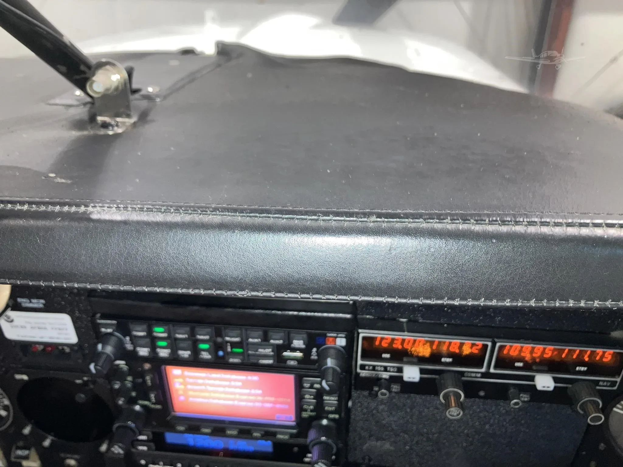 Avionics suite of a 1979 MOONEY M20J 201.