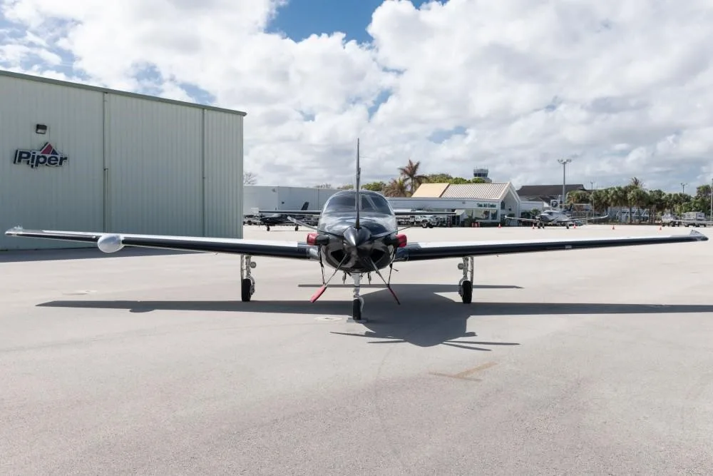 Exterior view of a 2022 PIPER M600 SLS.
