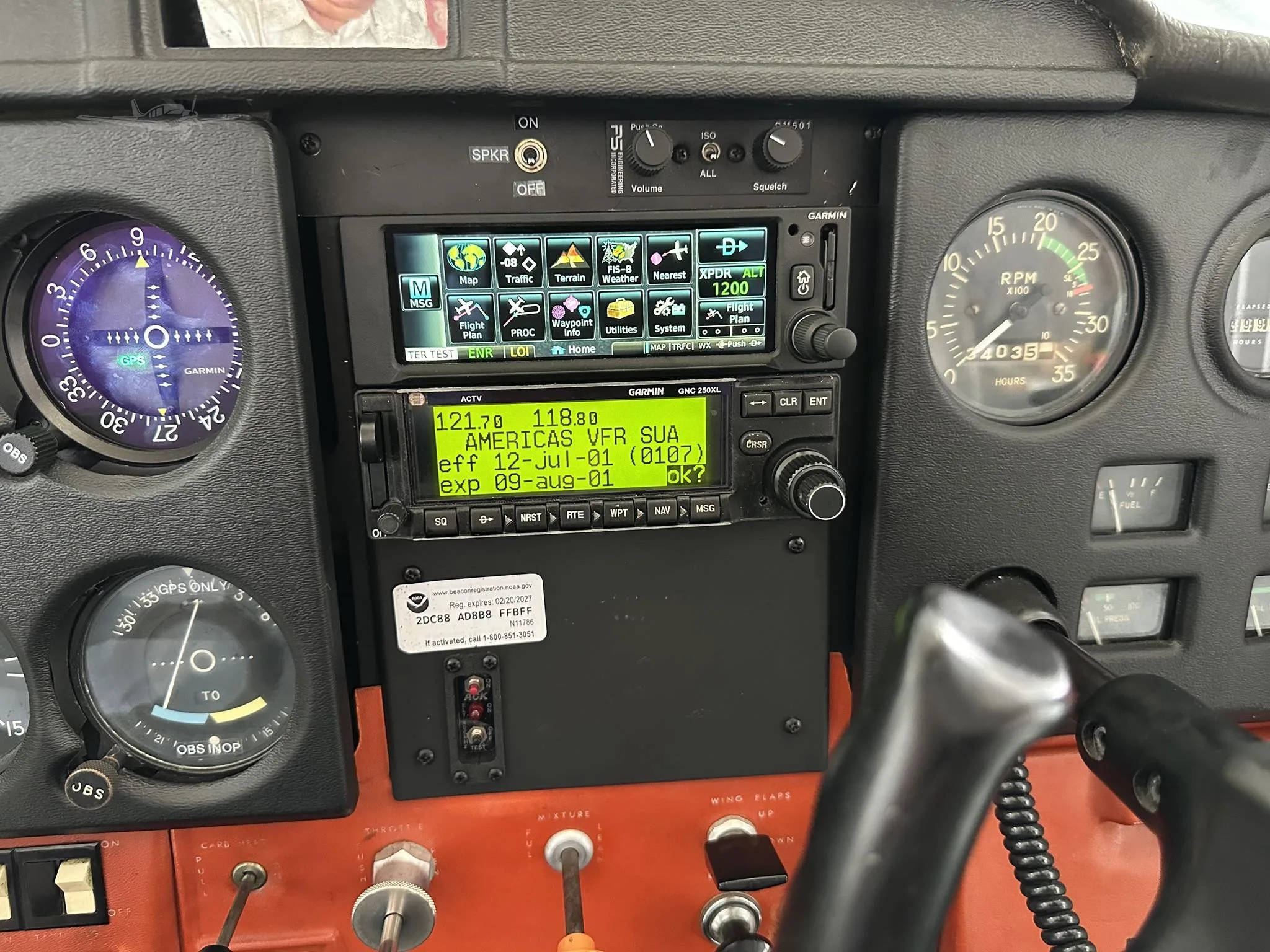 Avionics suite of a 1974 CESSNA 150.