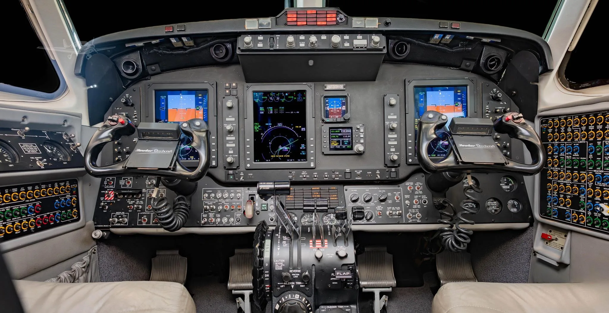 Cockpit and instrument panel of a 2014 BEECHCRAFT KING AIR 350IER.