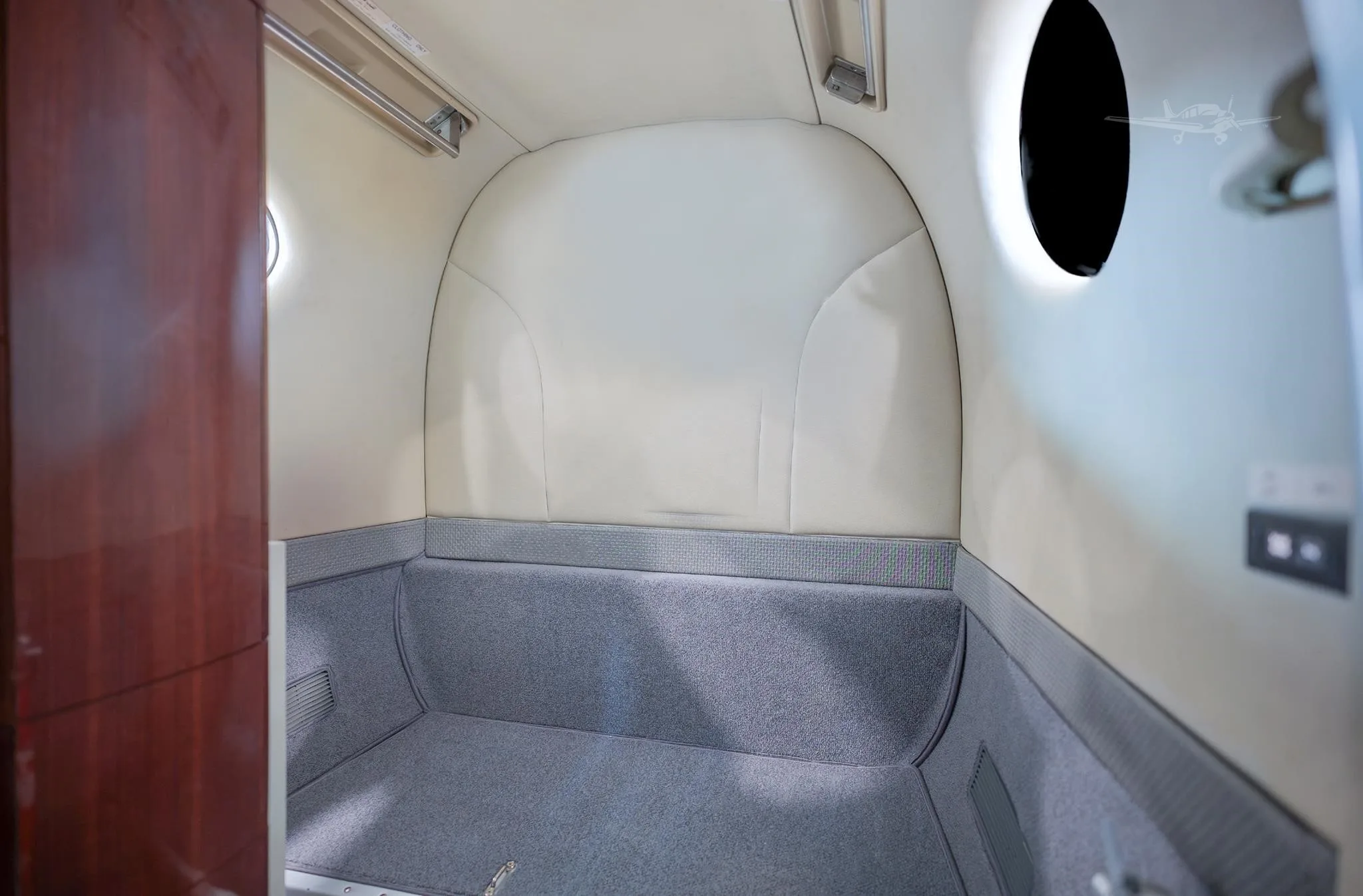 Cabin interior of a 2014 BEECHCRAFT KING AIR 350IER.