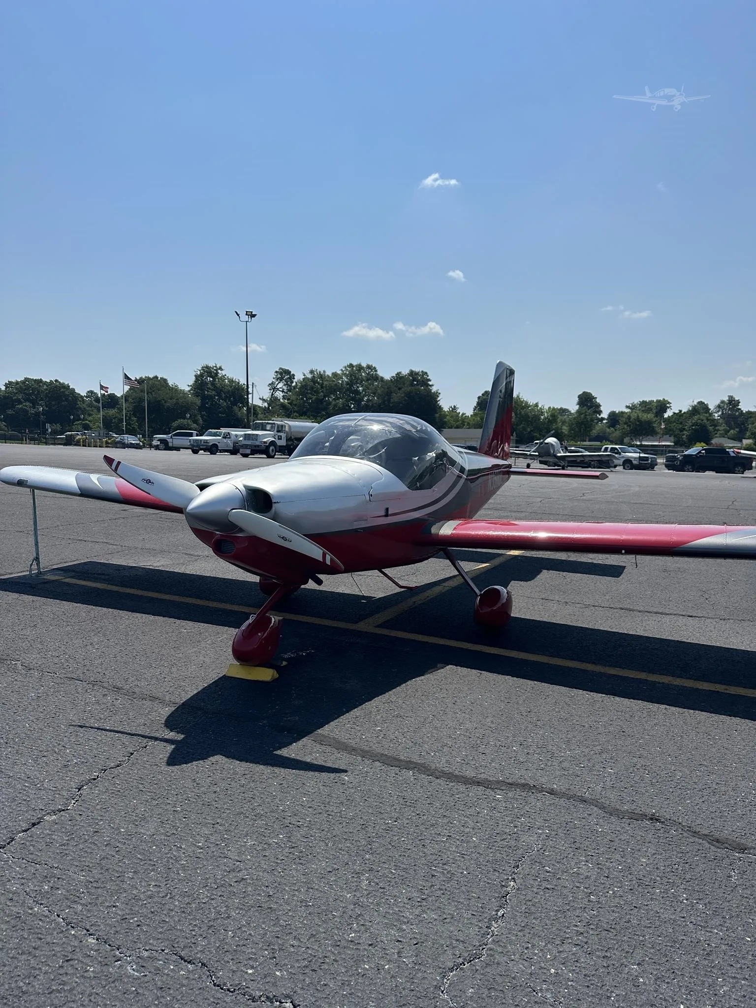 Exterior view of a 2019 VANS RV-12, N350UL.