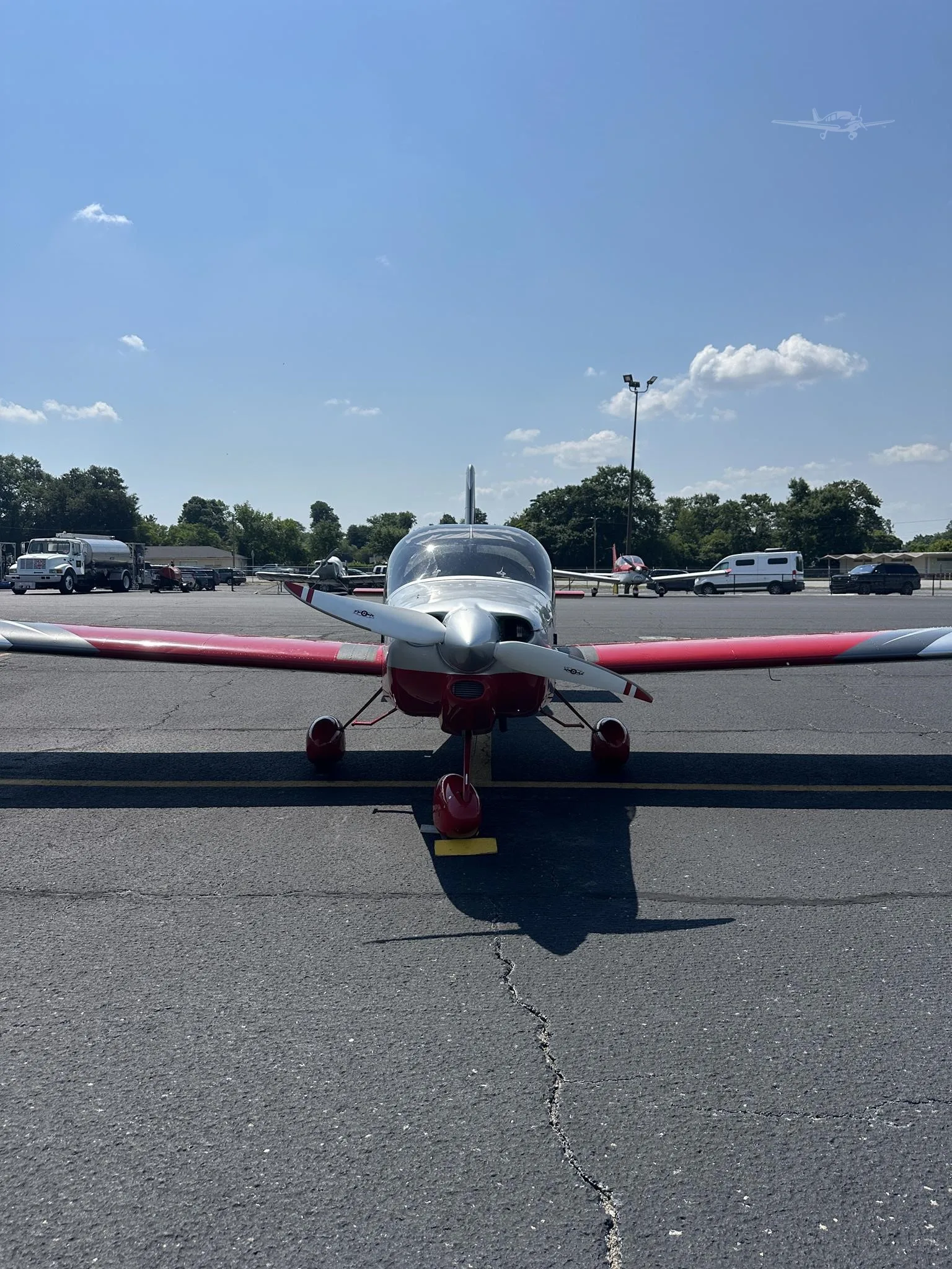 Exterior view of a 2019 VANS RV-12, N350UL.