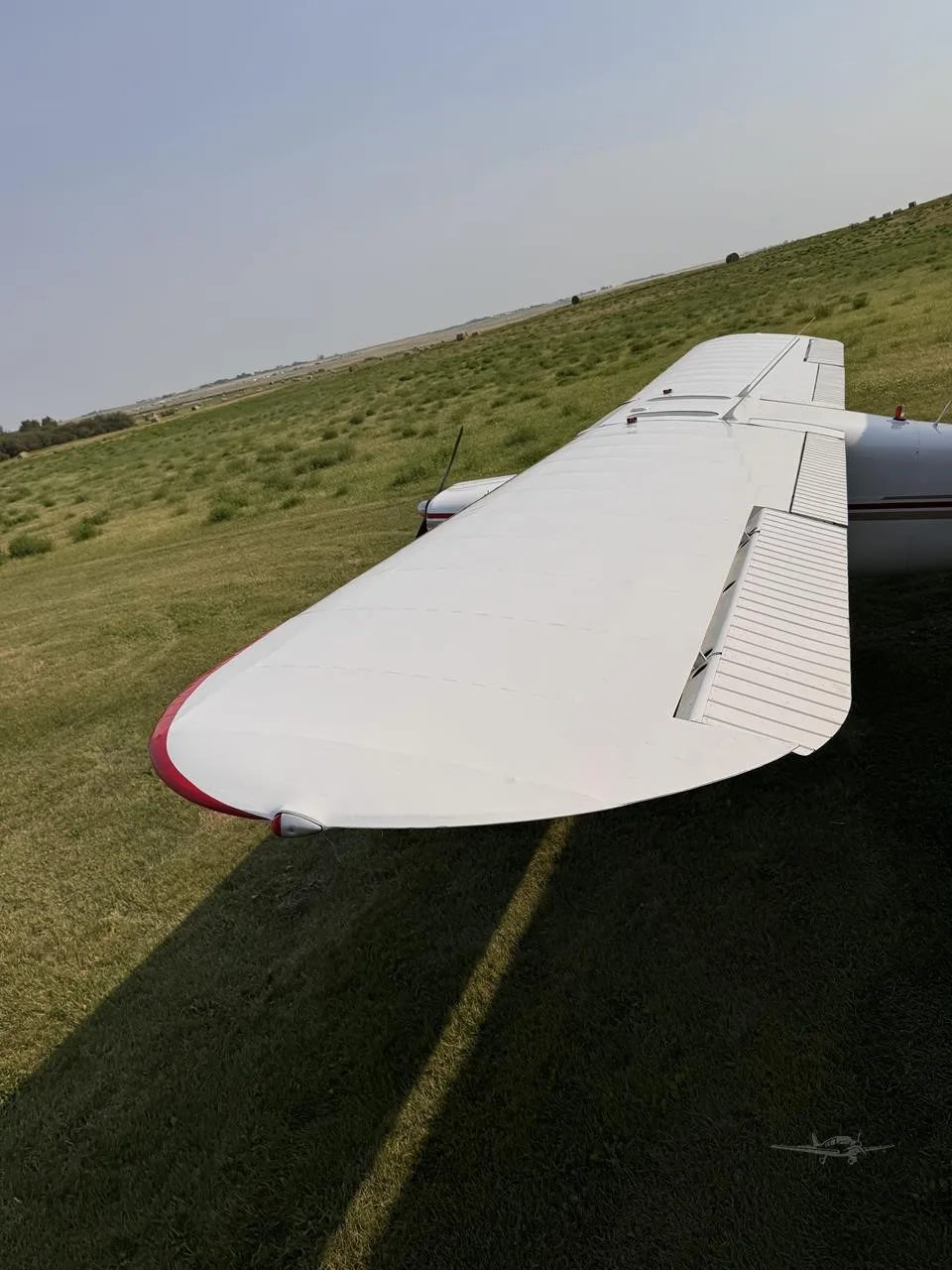 Exterior view of a 1947 CESSNA 140, C-GUEY.