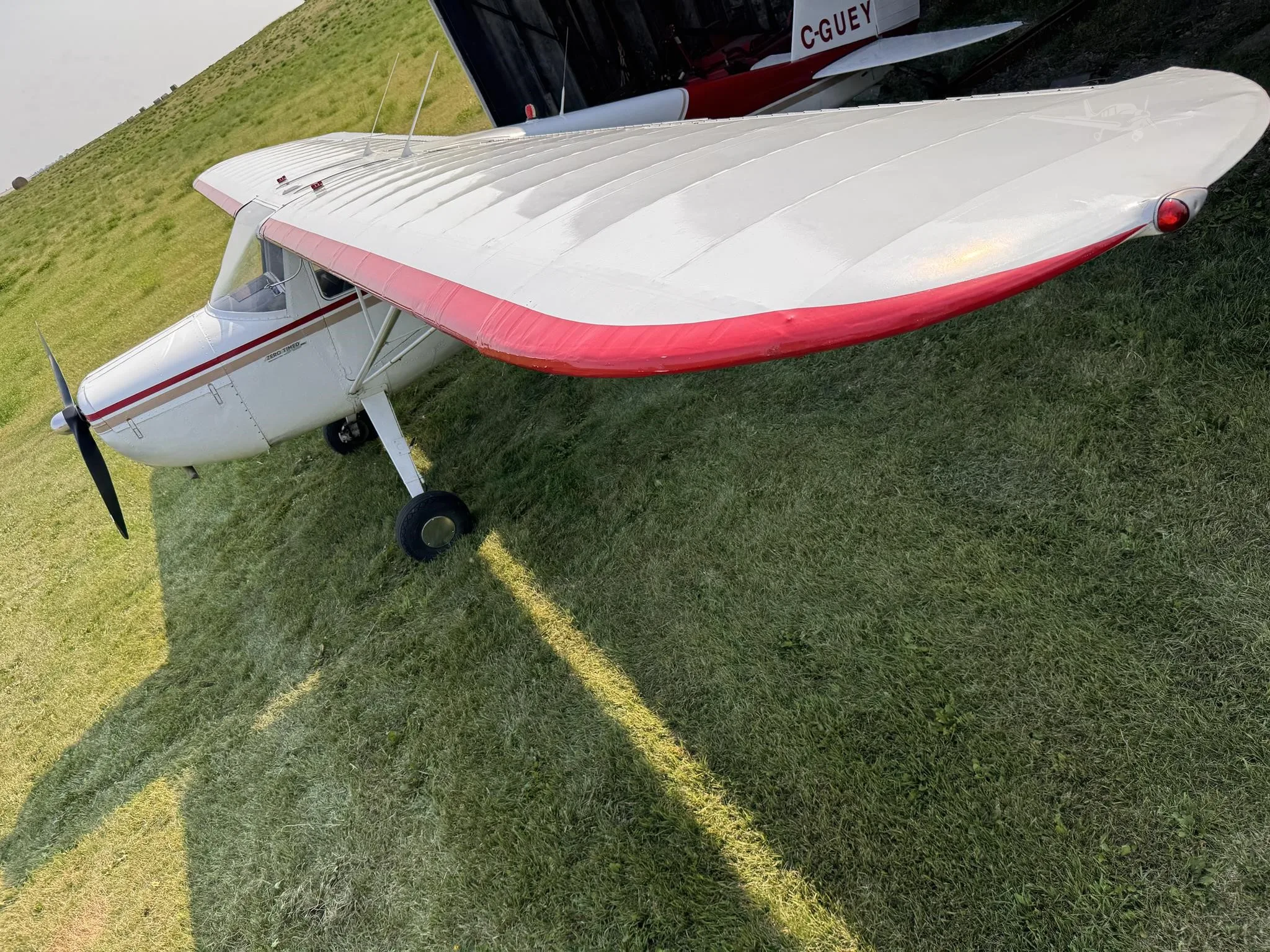 Exterior view of a 1947 CESSNA 140, C-GUEY.
