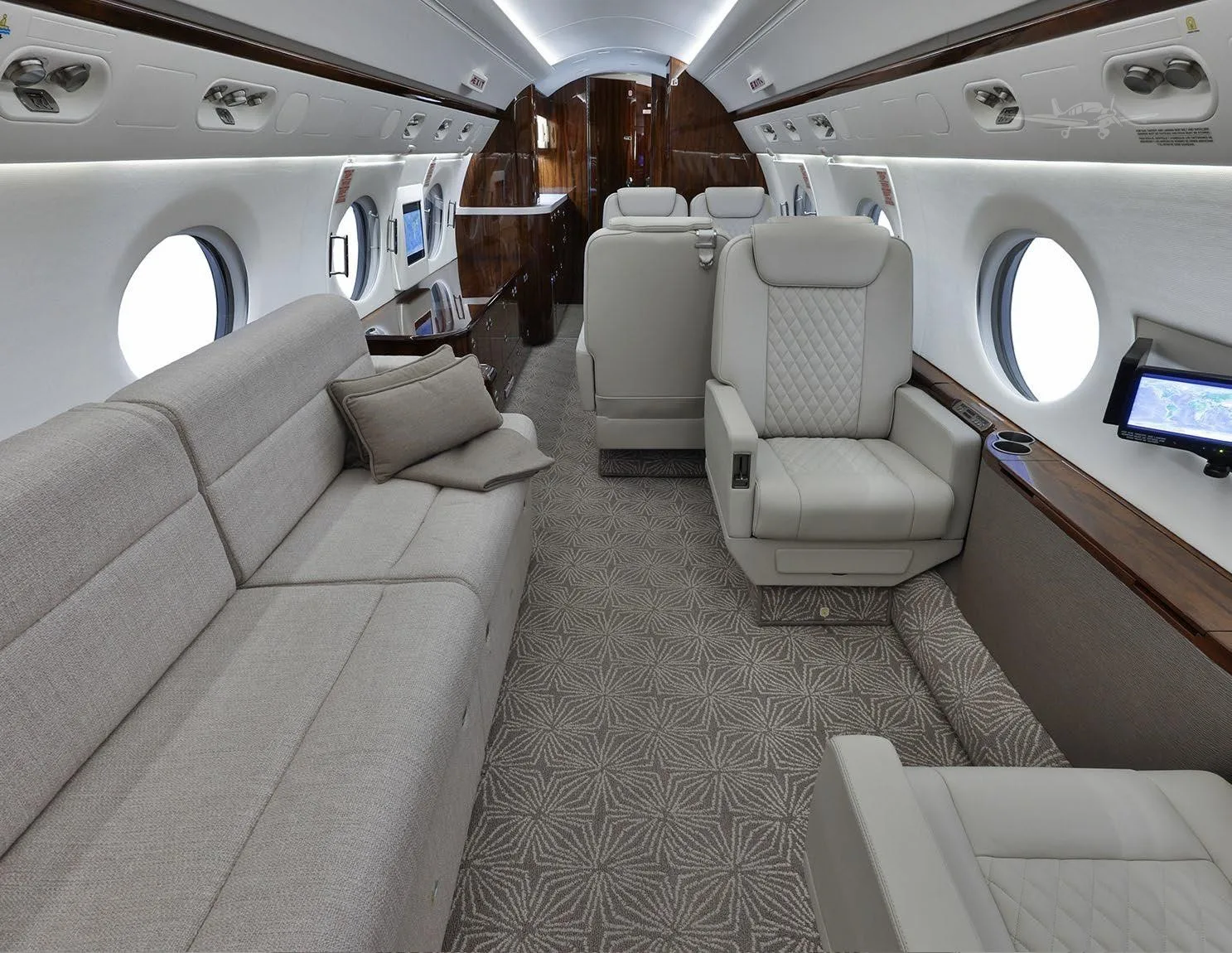Cabin interior of a 2009 GULFSTREAM G450.