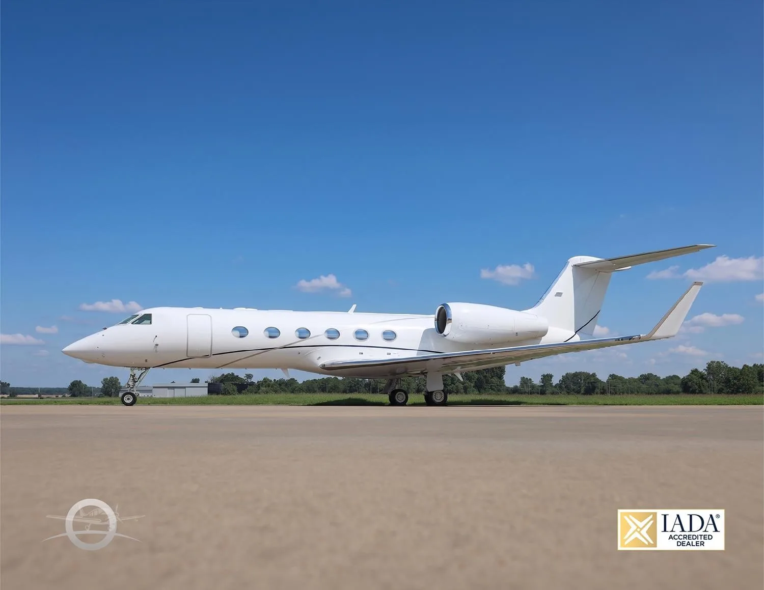Exterior view of a 2009 GULFSTREAM G450.