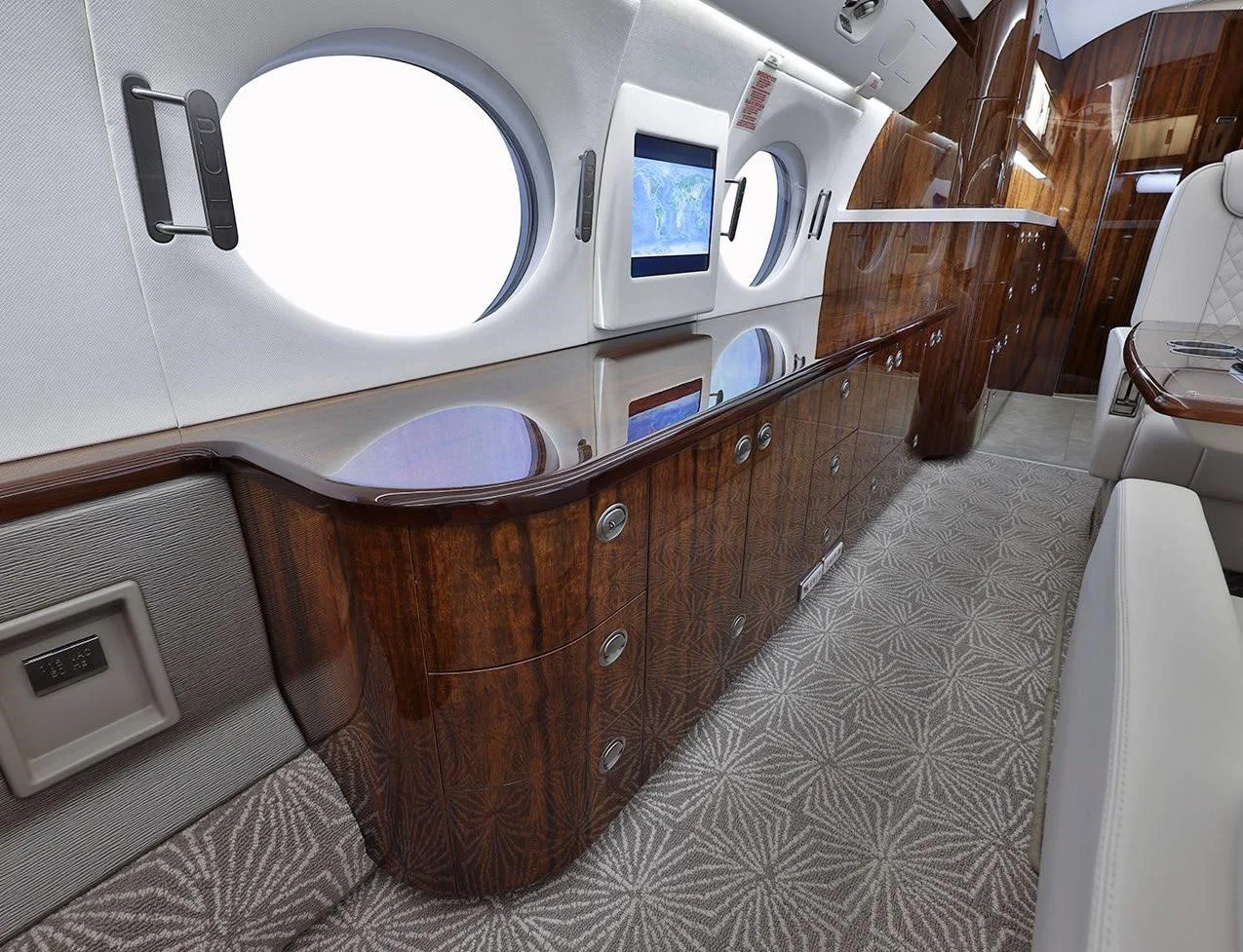 Cabin interior of a 2009 GULFSTREAM G450.