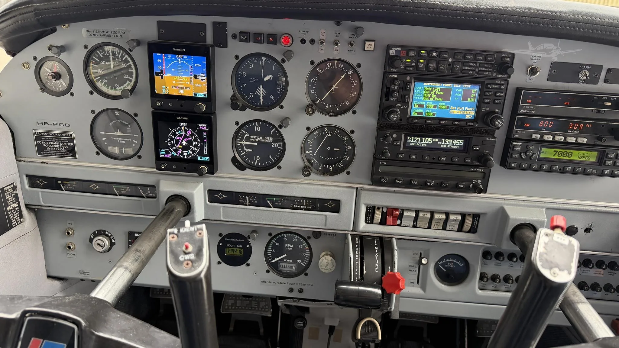 Cockpit and instrument panel of a 1981 PIPER ARCHER II.