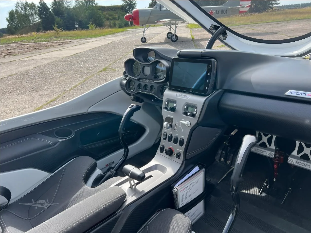 Cockpit and instrument panel of a 2021 ICON A5.