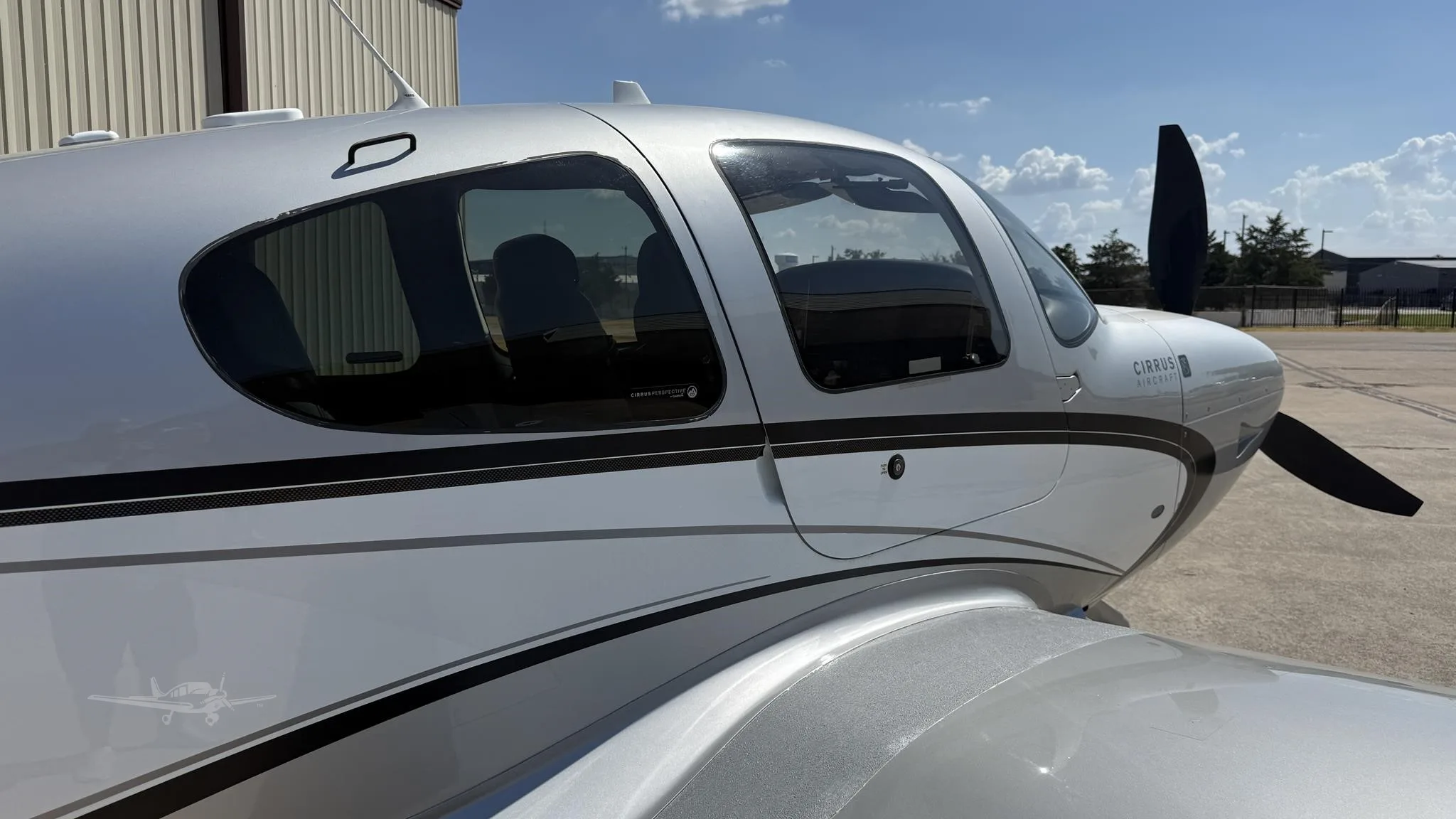 Exterior view of a 2013 CIRRUS SR22-G5 TURBO, N719JD.