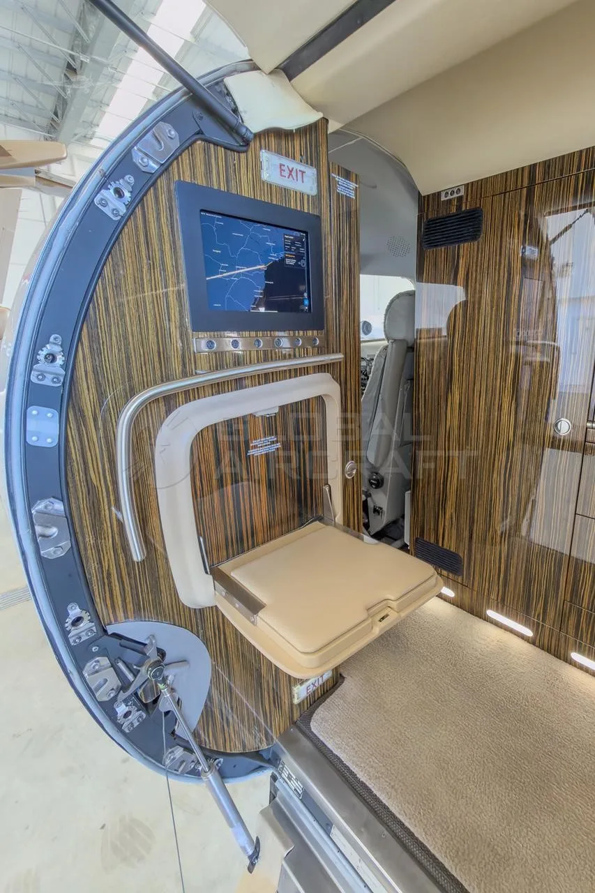 Cabin interior of a 2008 LEARJET 40XR.