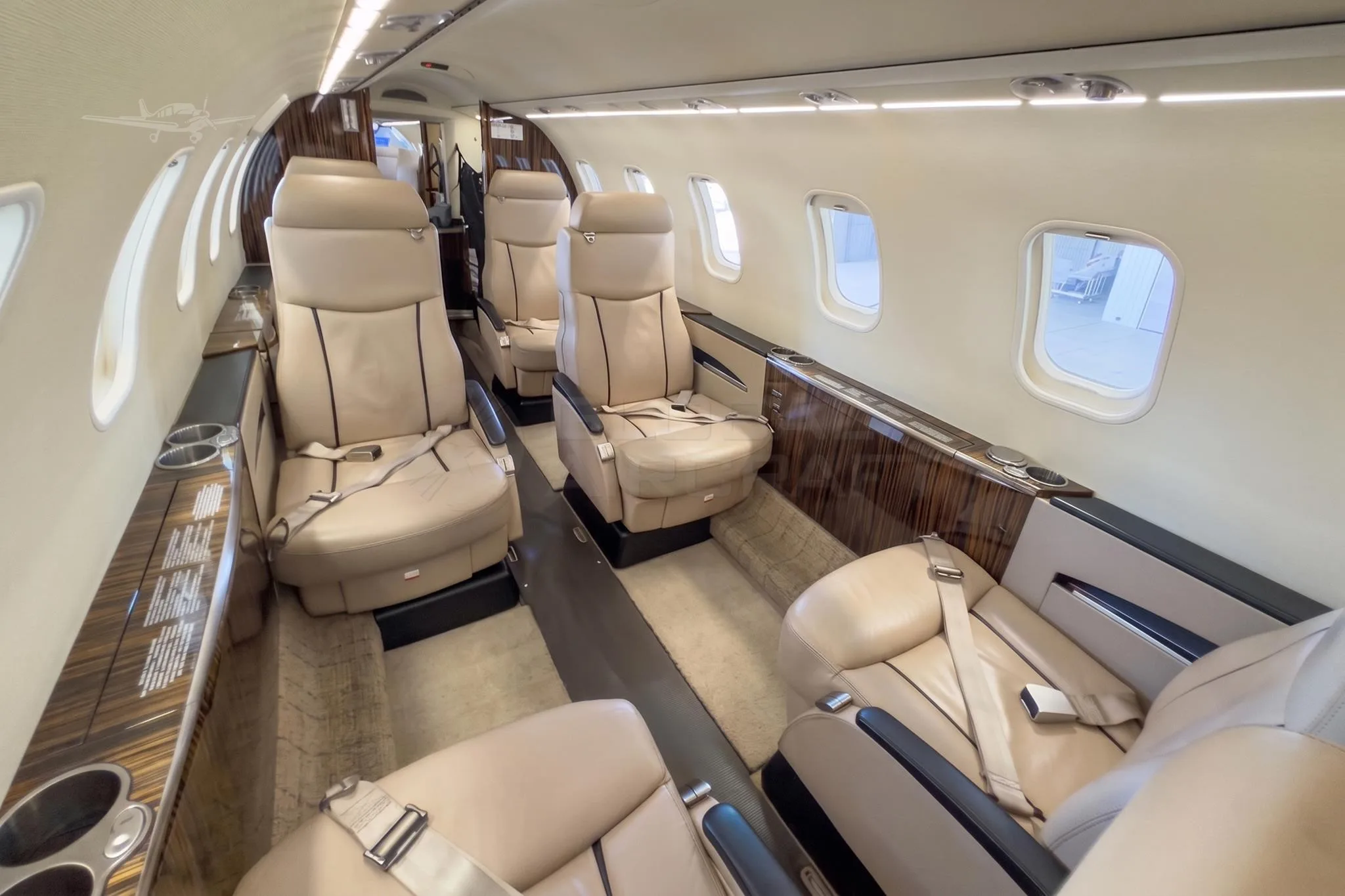 Cabin interior of a 2008 LEARJET 40XR.