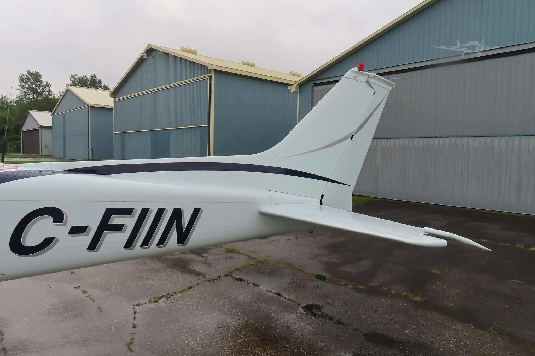 Exterior view of a 1972 CESSNA 172L SKYHAWK, C-FIIN.