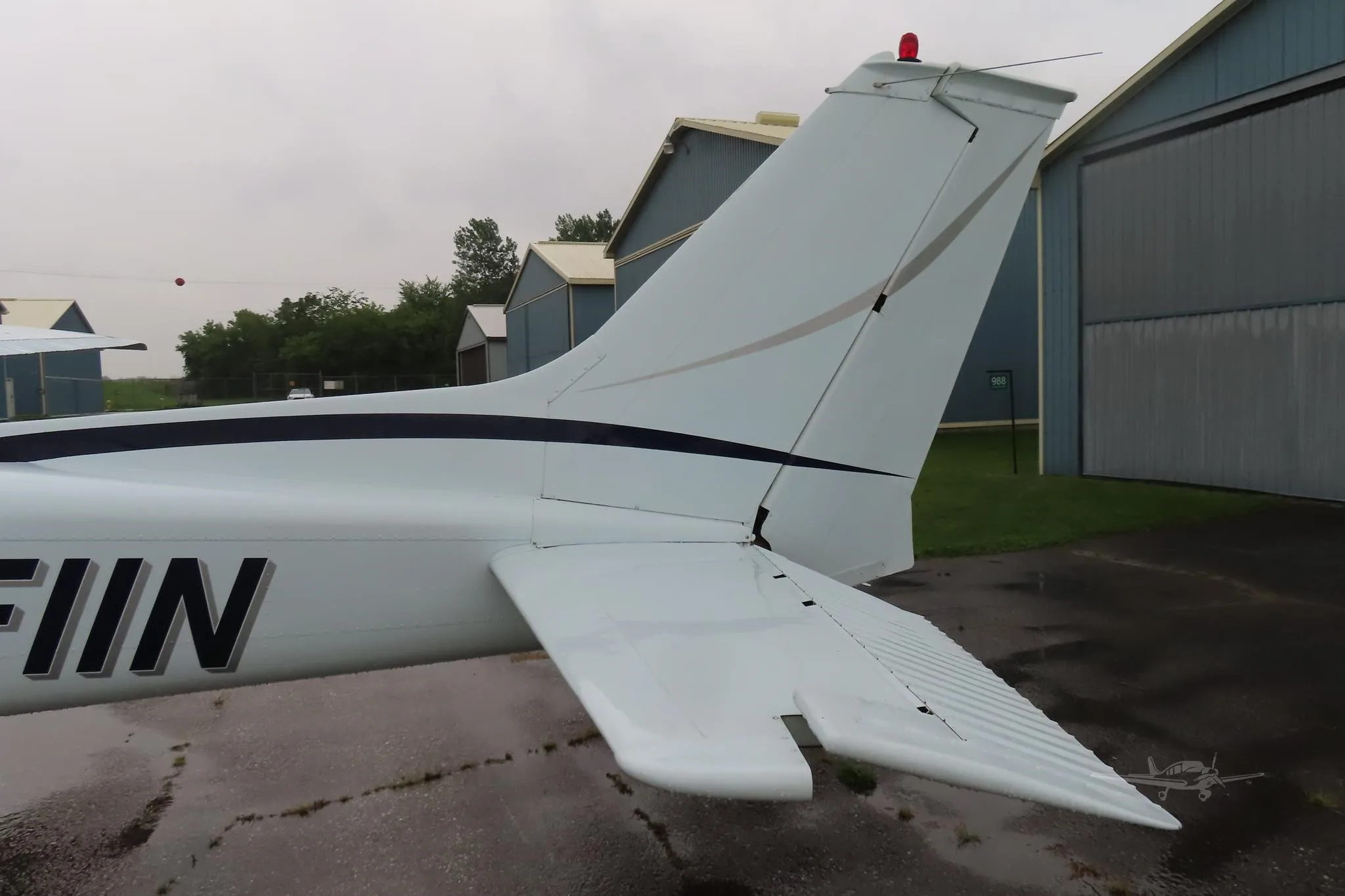 Exterior view of a 1972 CESSNA 172L SKYHAWK, C-FIIN.