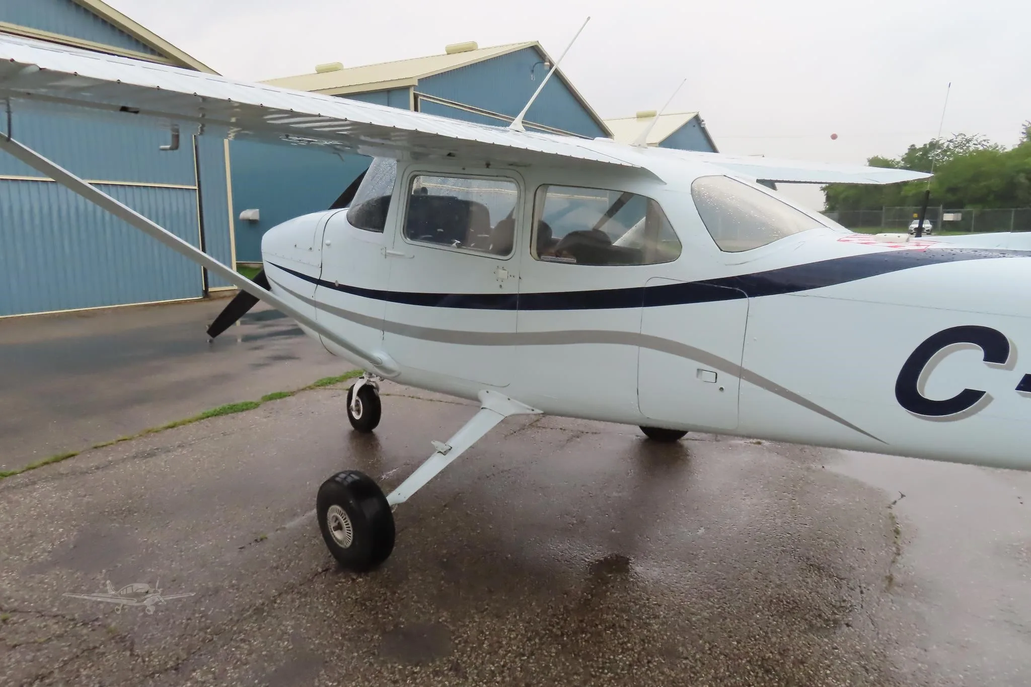 Exterior view of a 1972 CESSNA 172L SKYHAWK, C-FIIN.