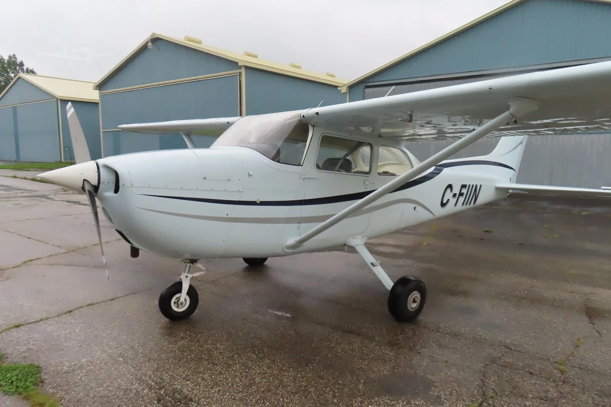 Exterior view of a 1972 CESSNA 172L SKYHAWK, C-FIIN.