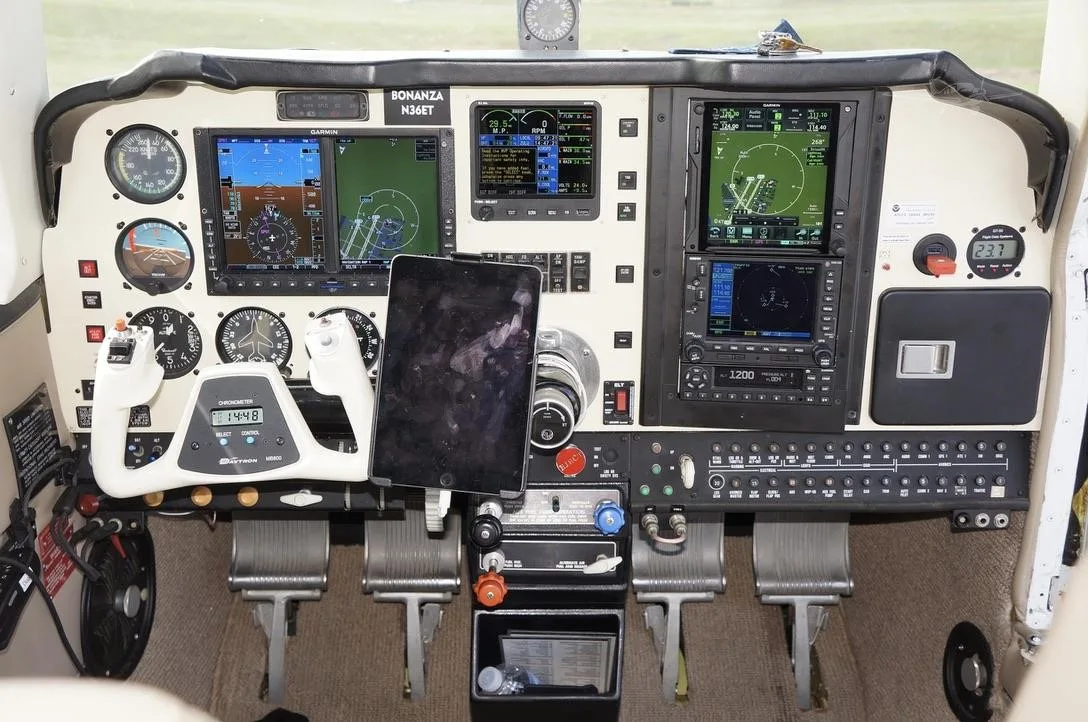 Cockpit and instrument panel of a 1981 BEECHCRAFT A36 BONANZA.