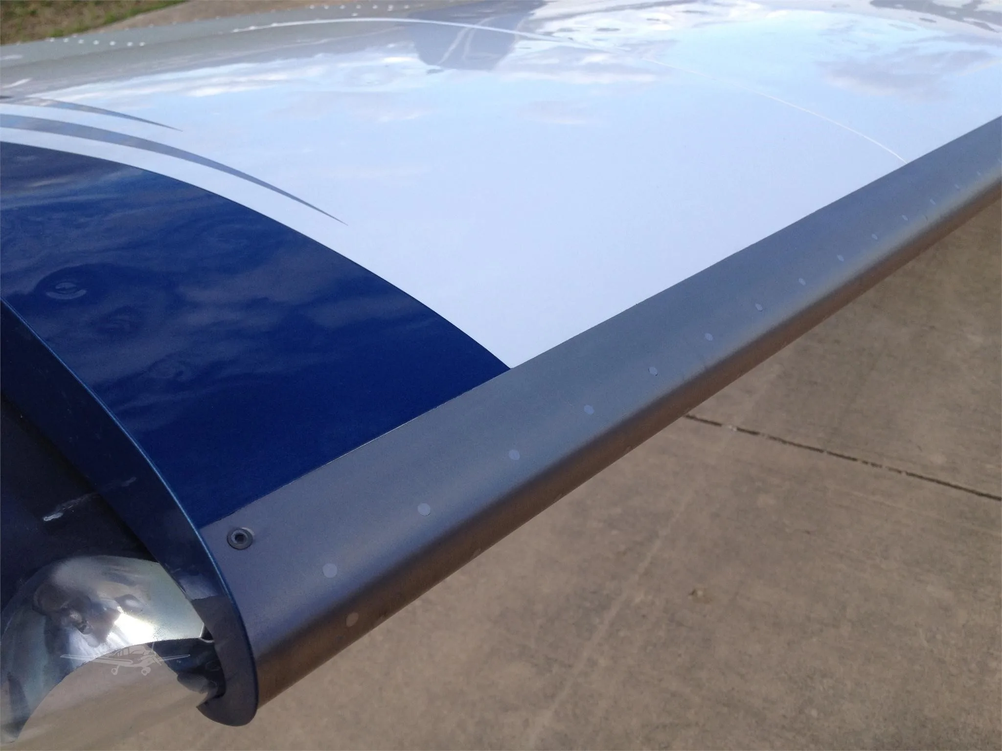 Engine detail of a 1995 MOONEY M20M BRAVO.