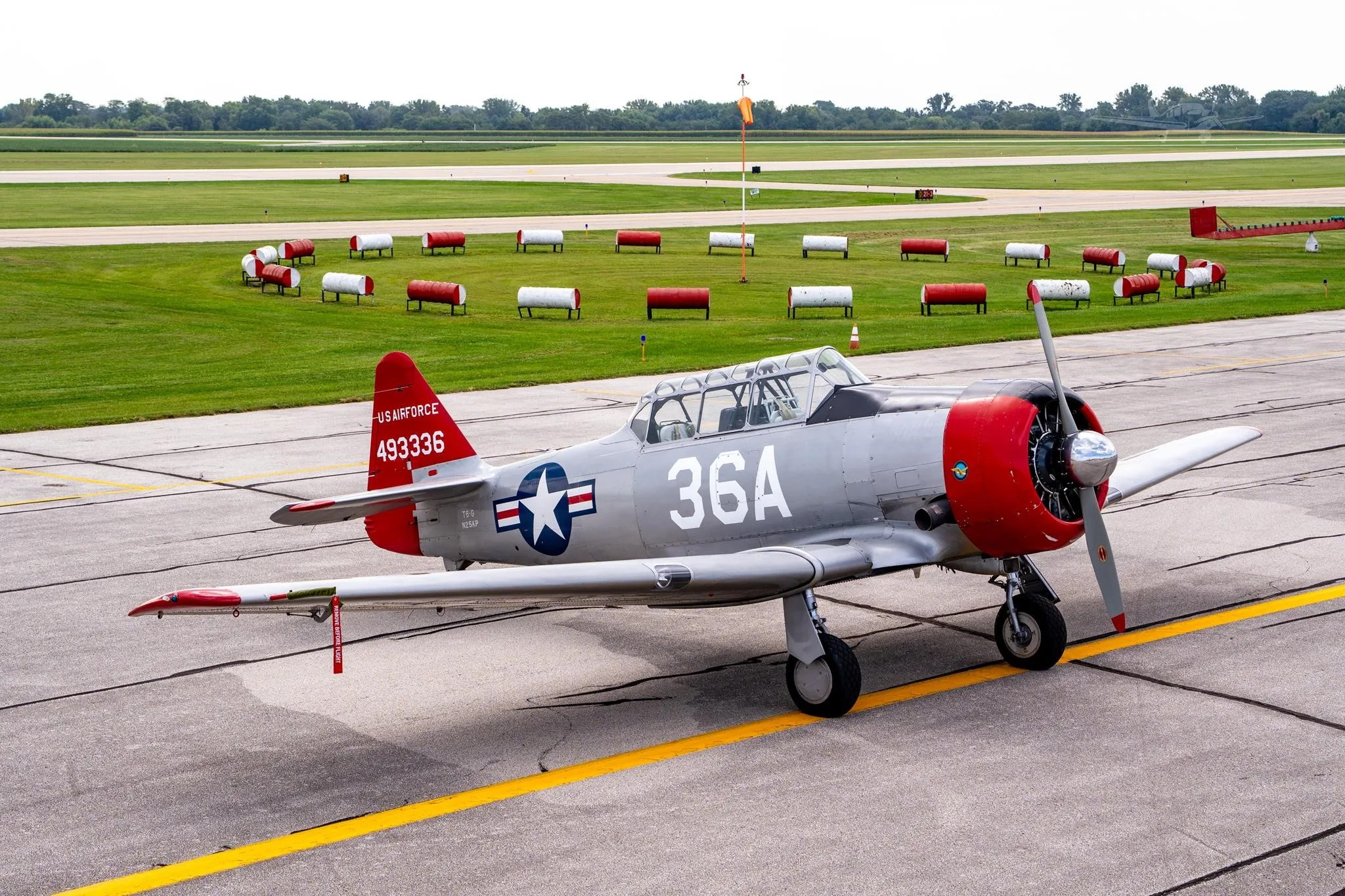 Exterior view of a 1951 NORTH AMERICAN AT-6G, N25KP.