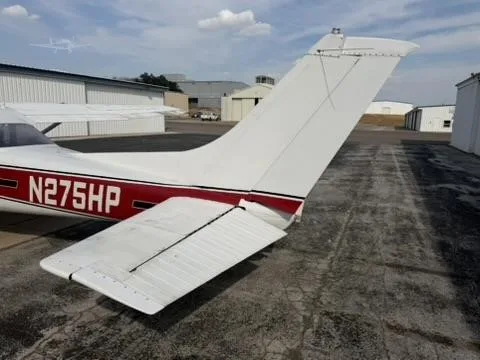 Exterior view of a 1976 CESSNA 182P SKYLANE, N275HP.