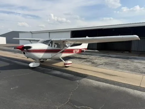 Exterior view of a 1976 CESSNA 182P SKYLANE, N275HP.