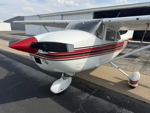 Exterior view of a 1976 CESSNA 182P SKYLANE, N275HP.