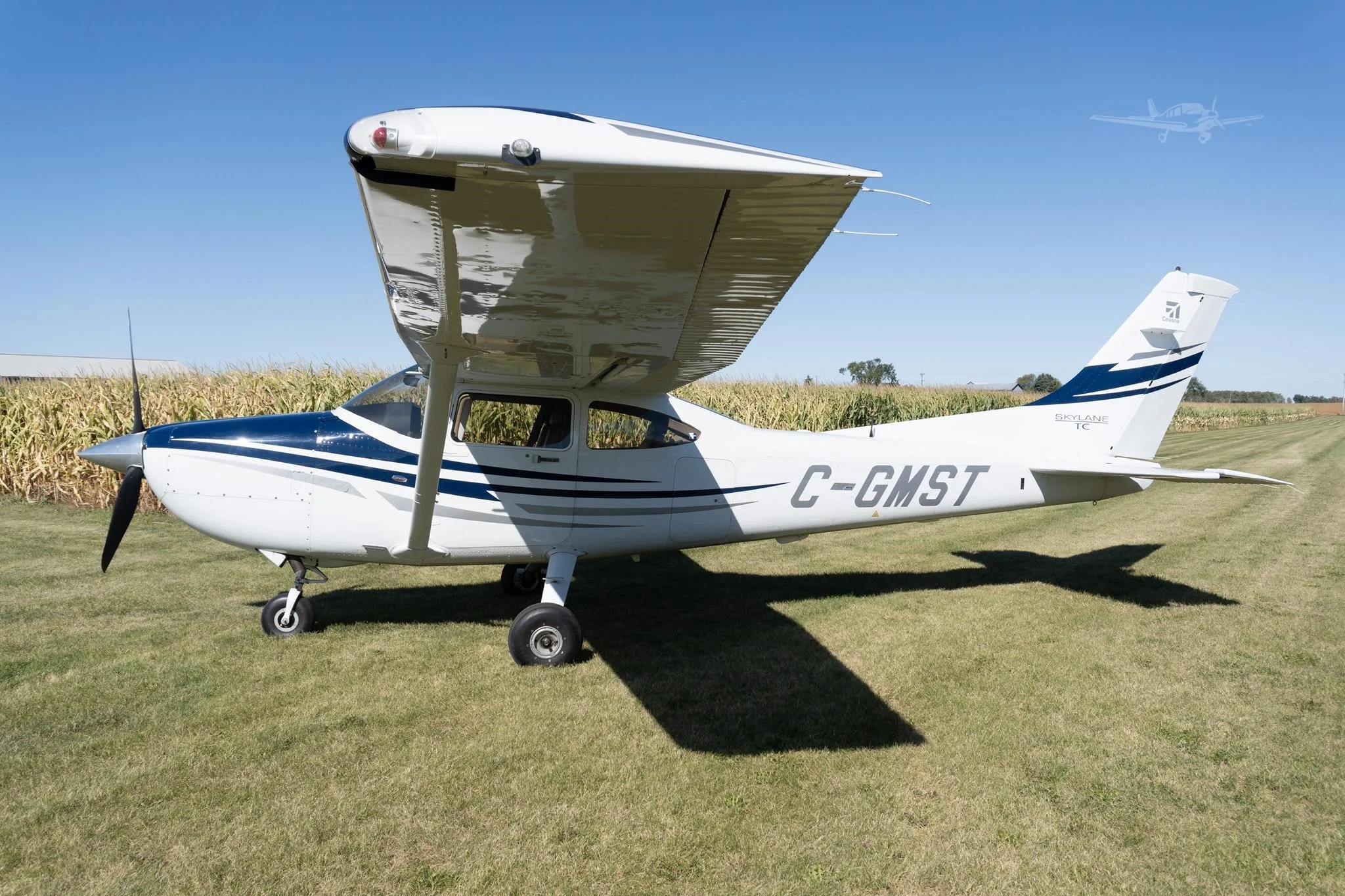 Exterior view of a 2005 CESSNA TURBO 182T SKYLANE, C-GMST.