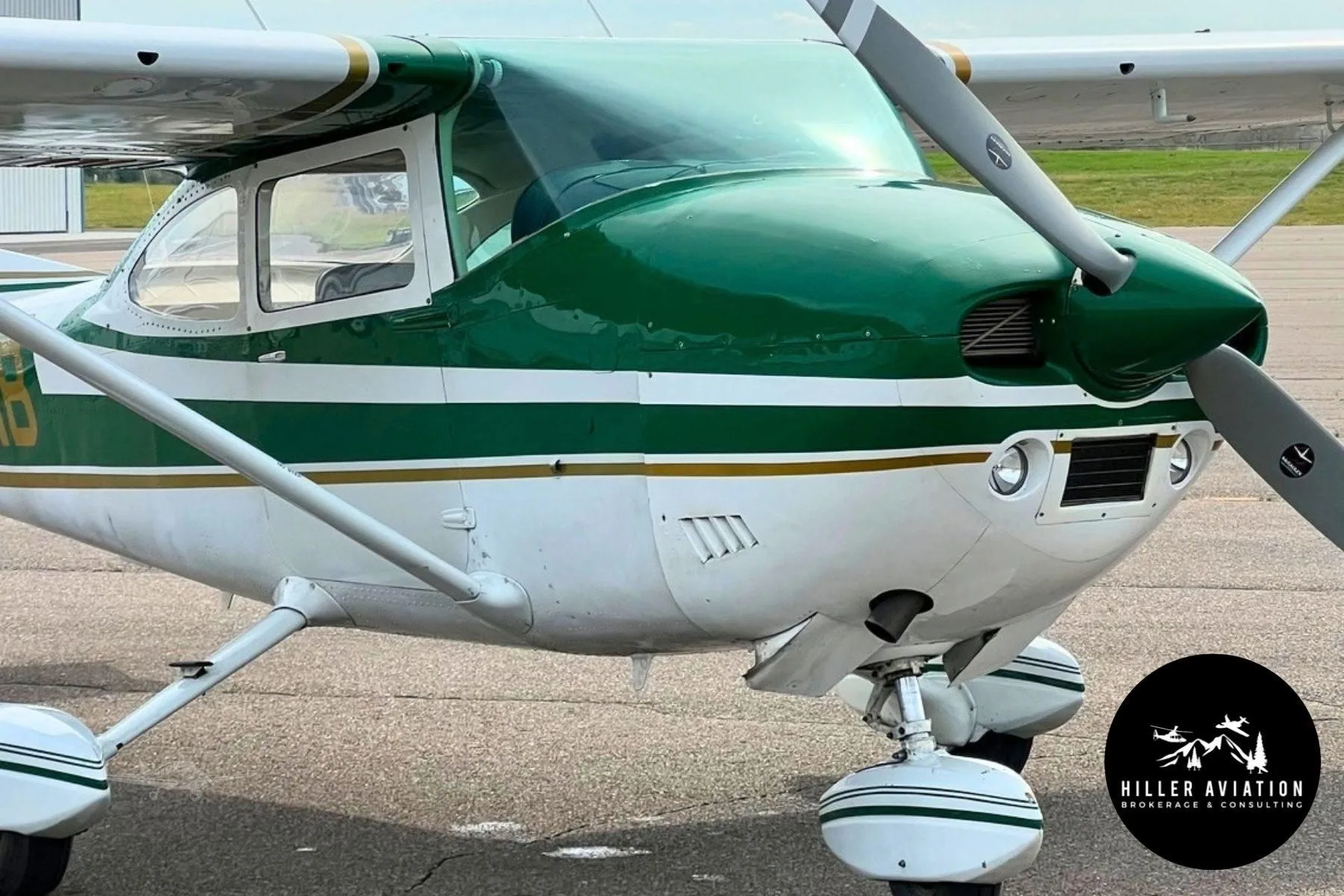 Exterior view of a 1974 CESSNA 182P SKYLANE, N20HB.
