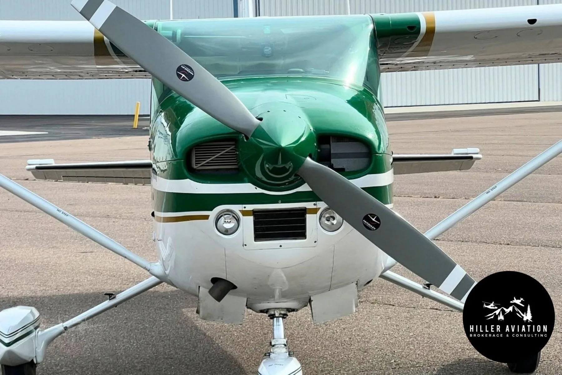 Exterior view of a 1974 CESSNA 182P SKYLANE, N20HB.