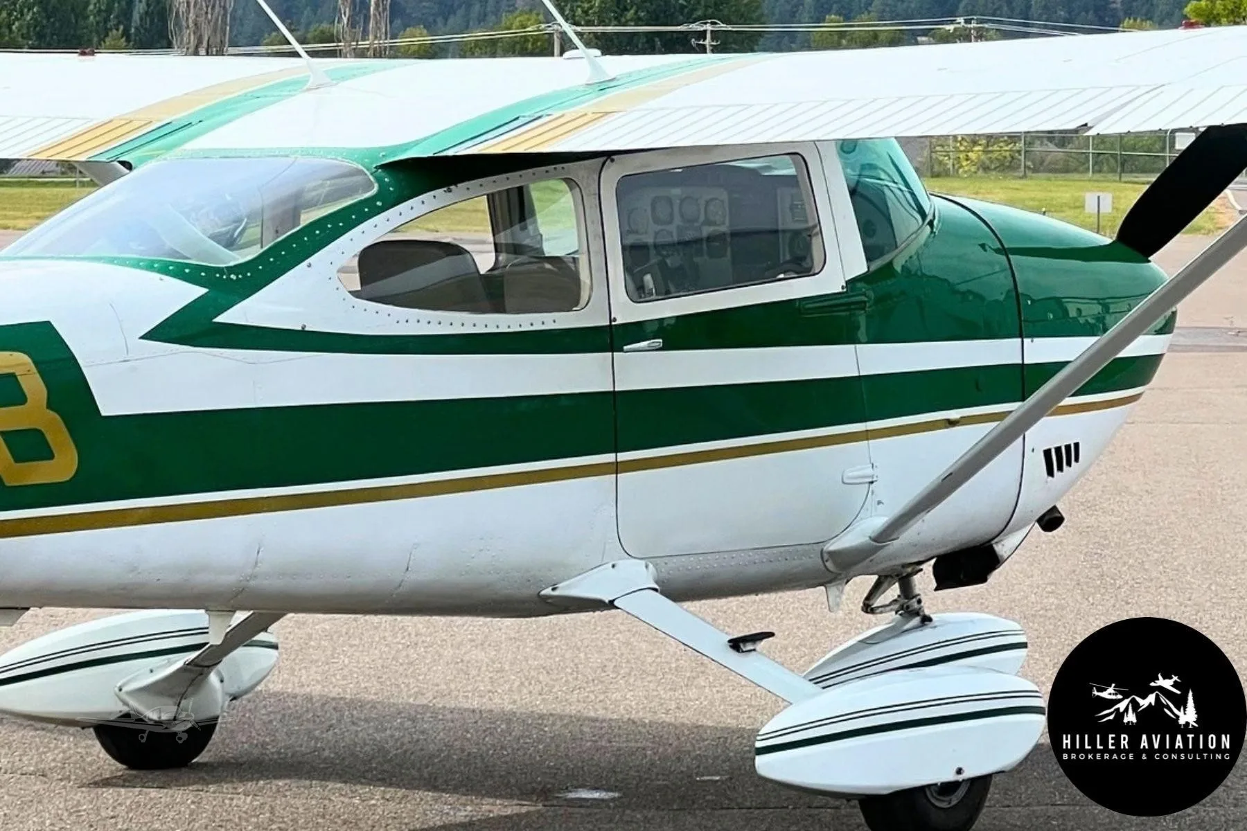 Exterior view of a 1974 CESSNA 182P SKYLANE, N20HB.