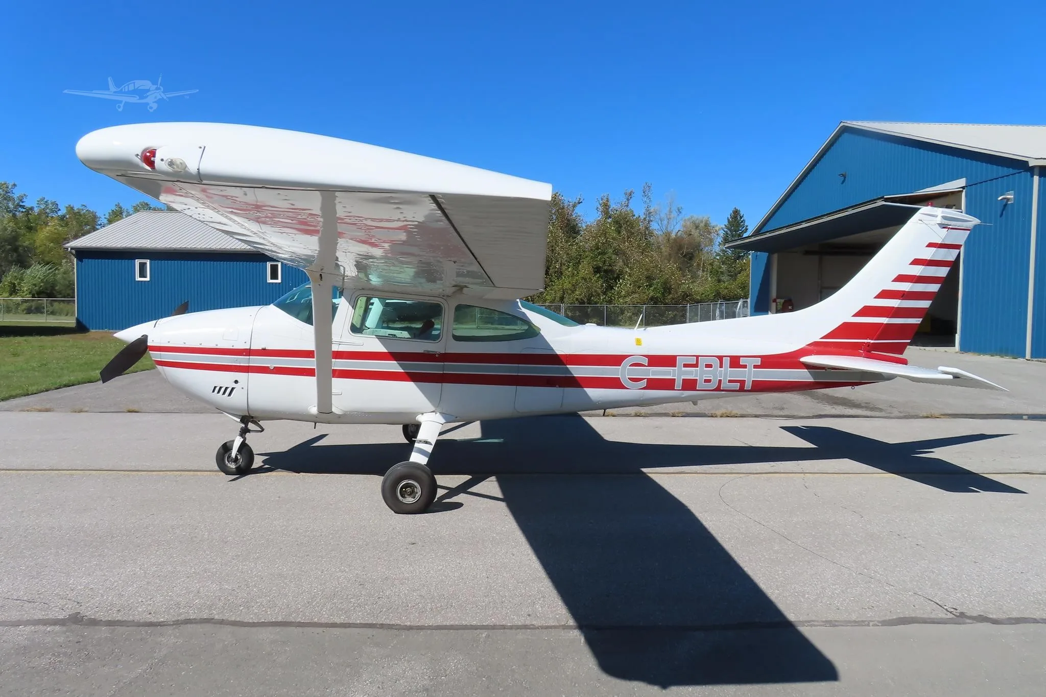 Exterior view of a 1973 CESSNA 182P SKYLANE, C-FBLT.
