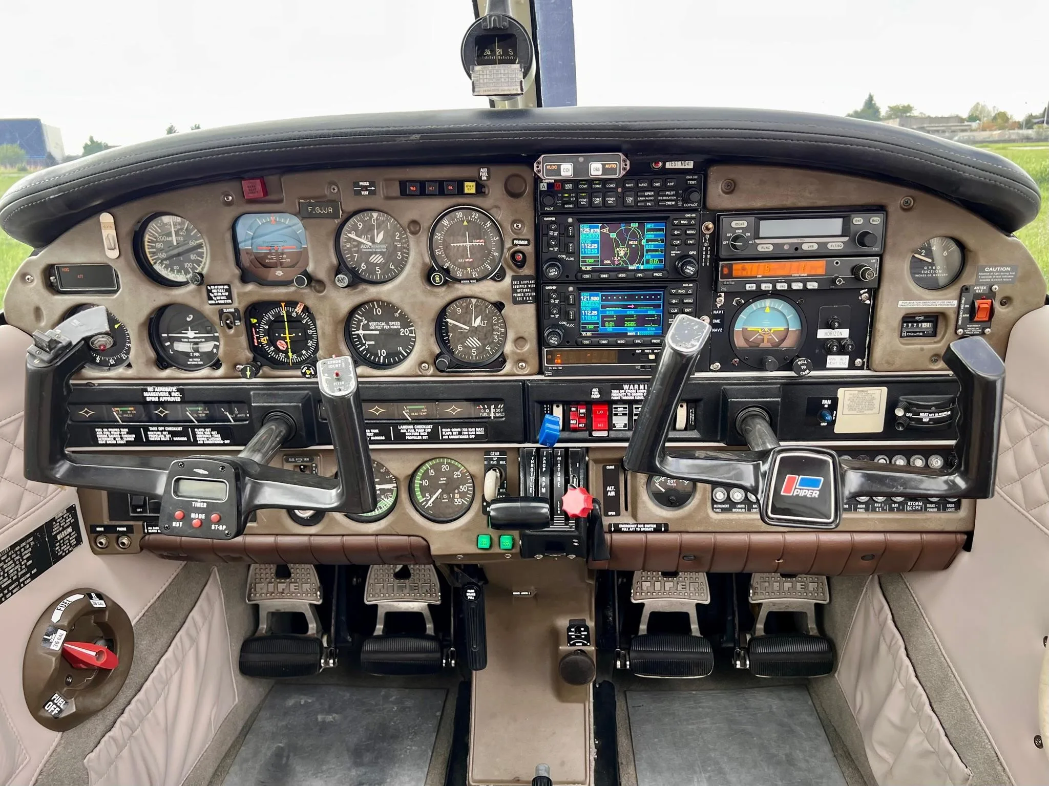 Cockpit and instrument panel of a 1984 PIPER TURBO ARROW IV.
