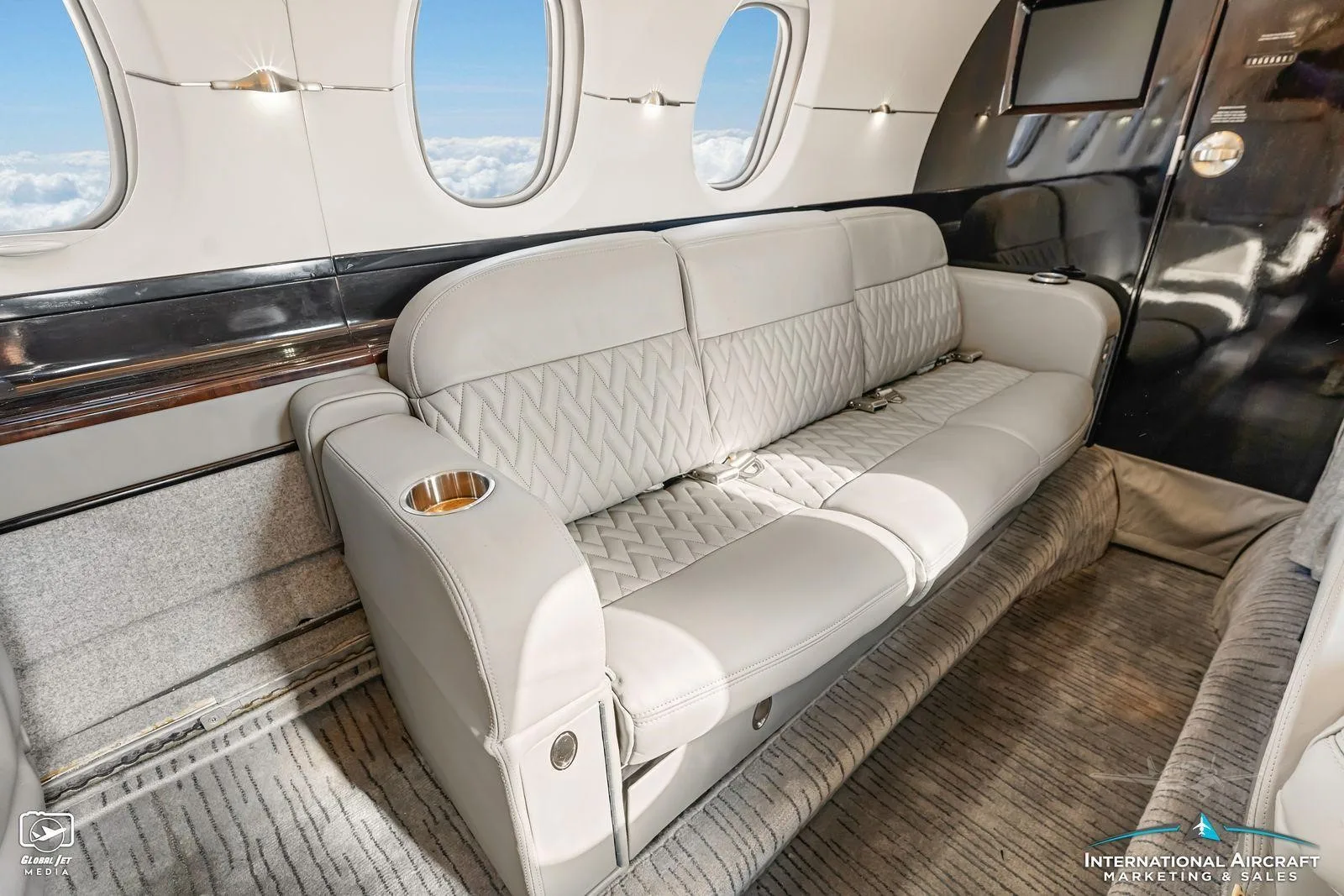 Cabin interior of a 2002 HAWKER 800XP.