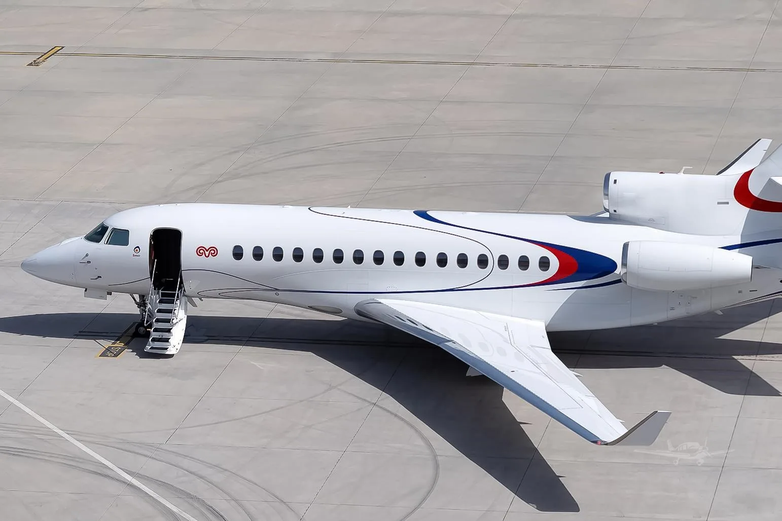 Marketing image of a 2019 DASSAULT FALCON 8X.