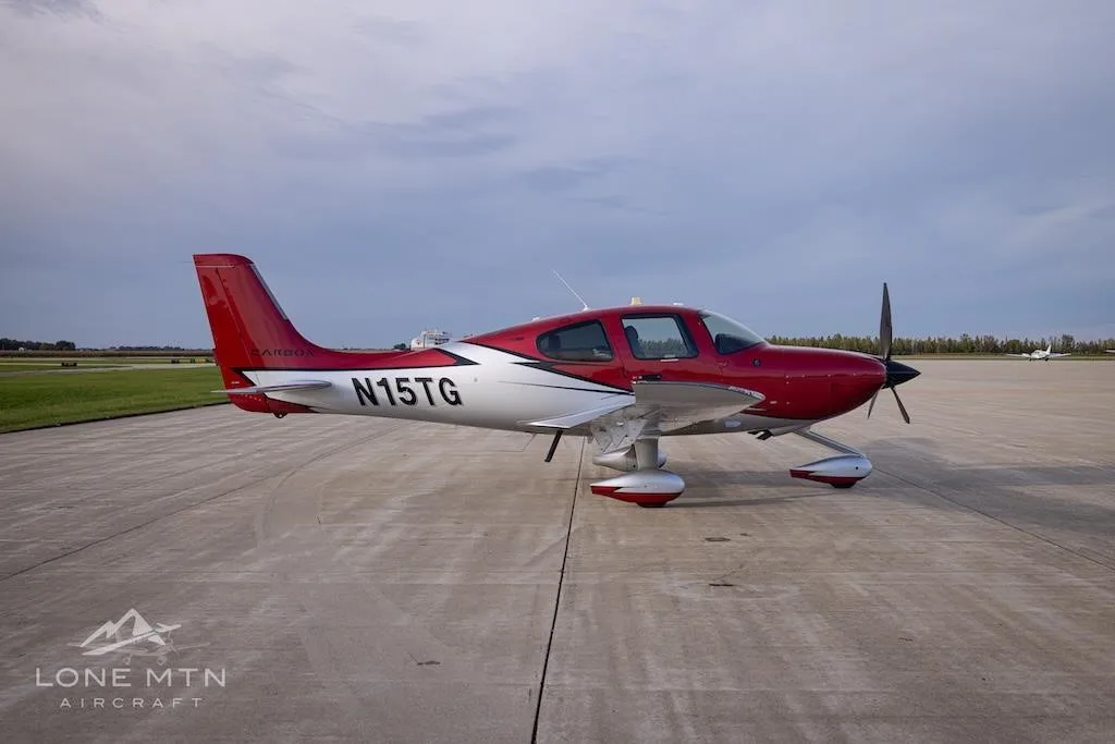 Exterior view of a 2022 CIRRUS SR22-G6 TURBO, N15TG.