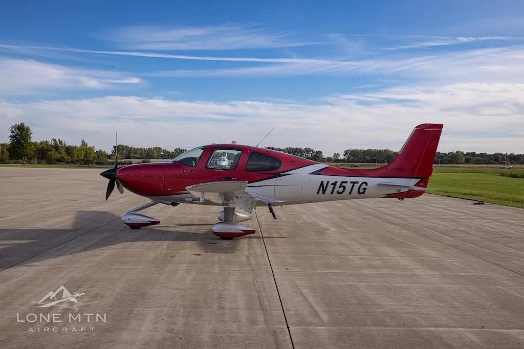 Exterior view of a 2022 CIRRUS SR22-G6 TURBO, N15TG.