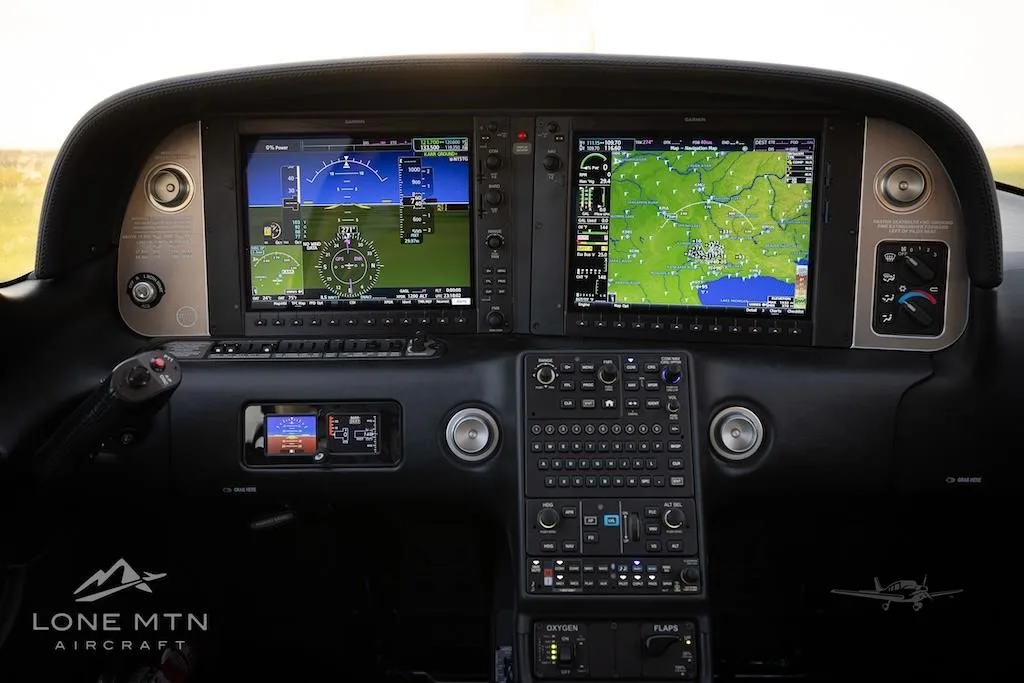 Avionics suite of a 2022 CIRRUS SR22-G6 TURBO.