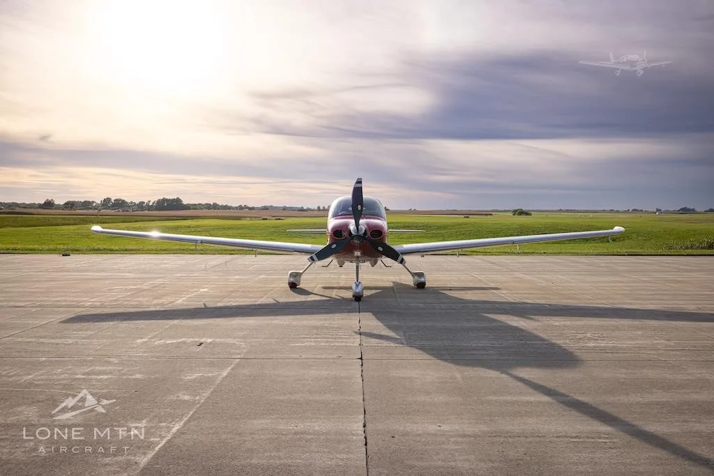Exterior view of a 2022 CIRRUS SR22-G6 TURBO, N15TG.