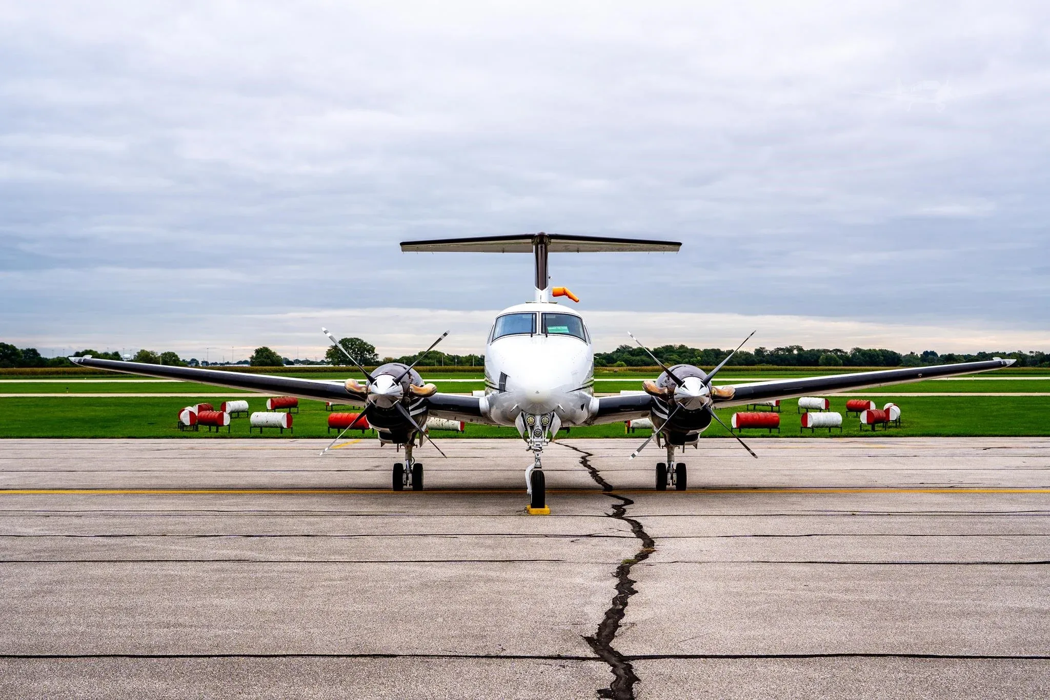 Exterior view of a 1981 BEECHCRAFT KING AIR F90, N182CA.