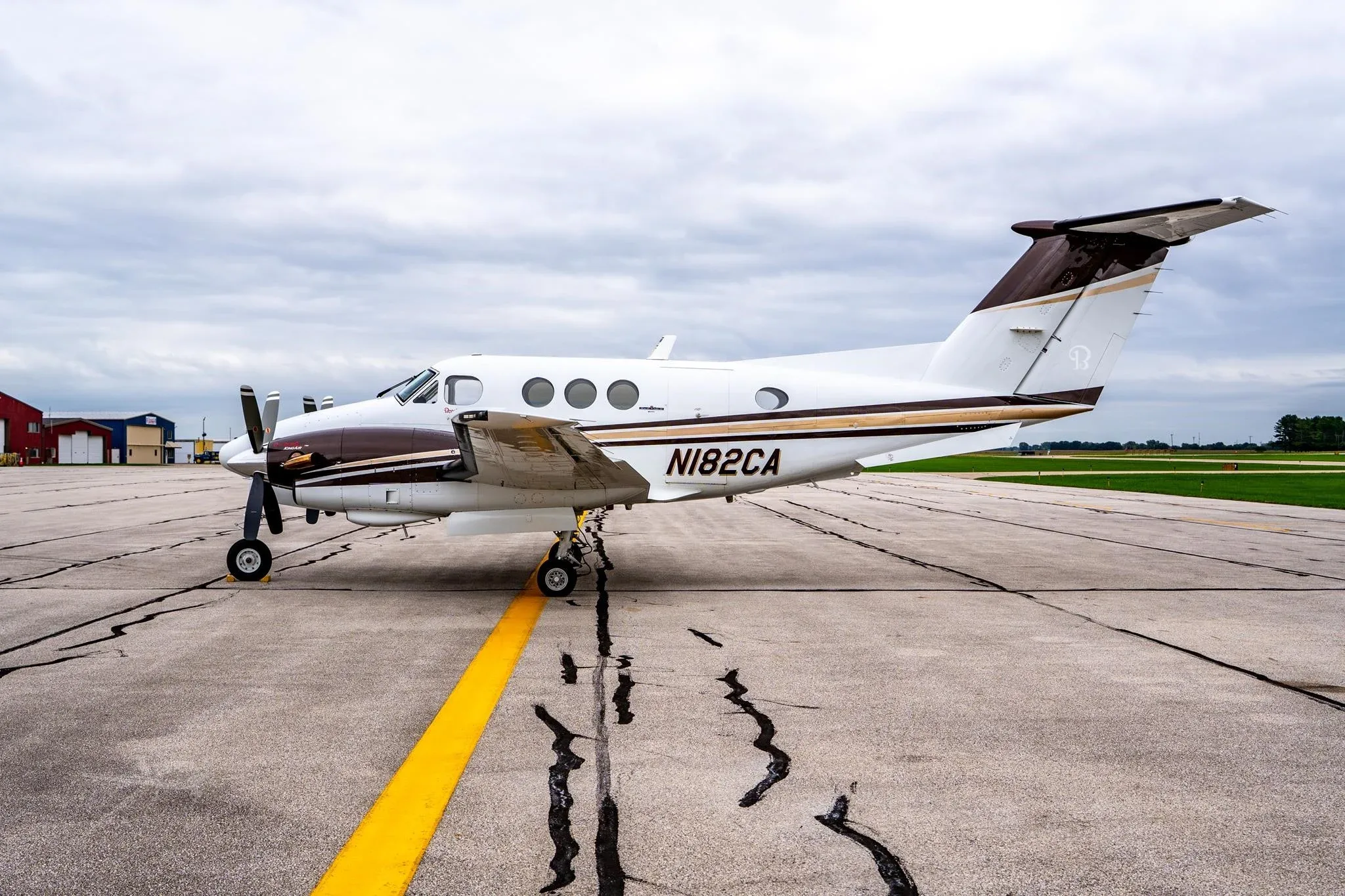 Exterior view of a 1981 BEECHCRAFT KING AIR F90, N182CA.
