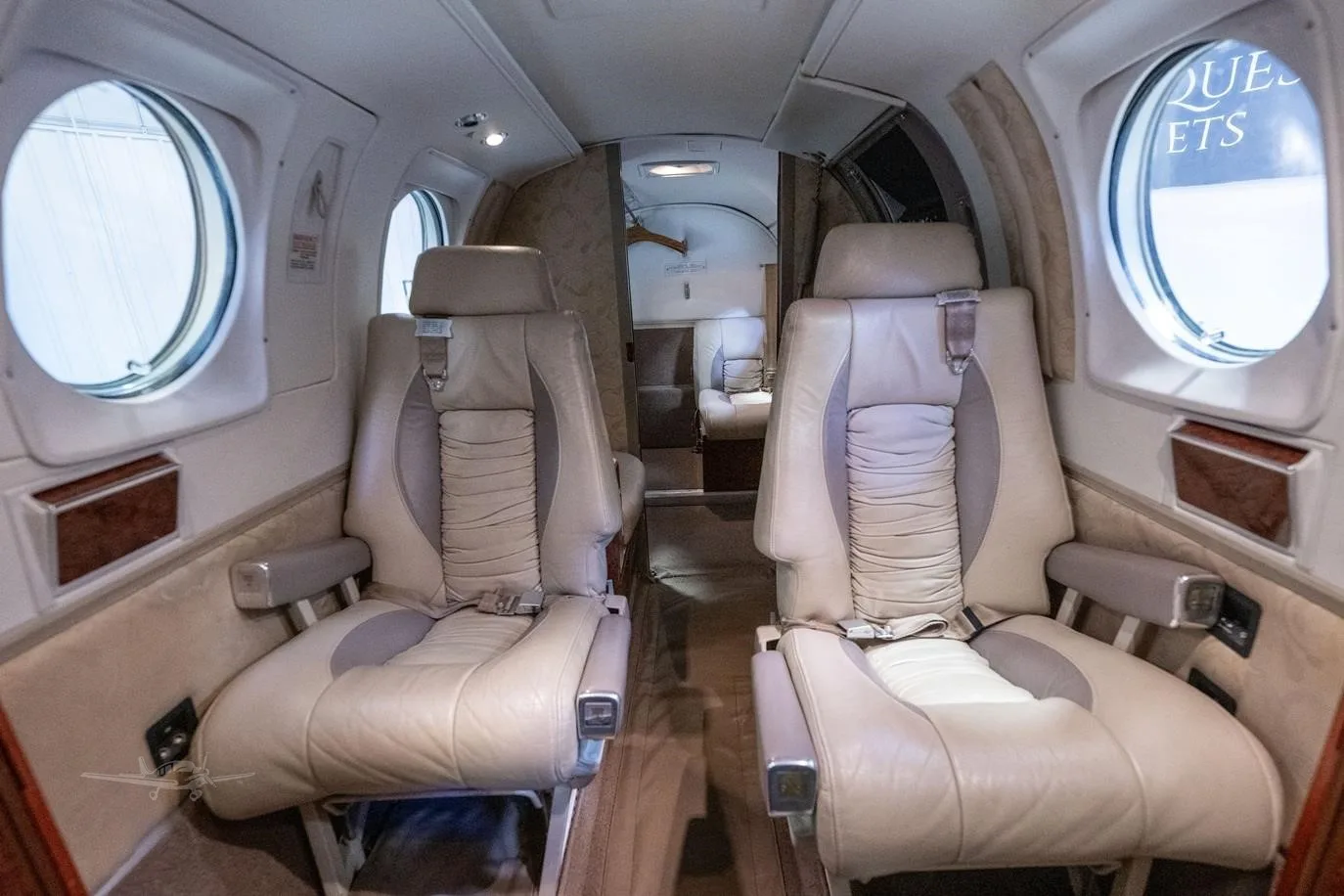 Cabin interior of a 1980 BEECHCRAFT KING AIR F90.